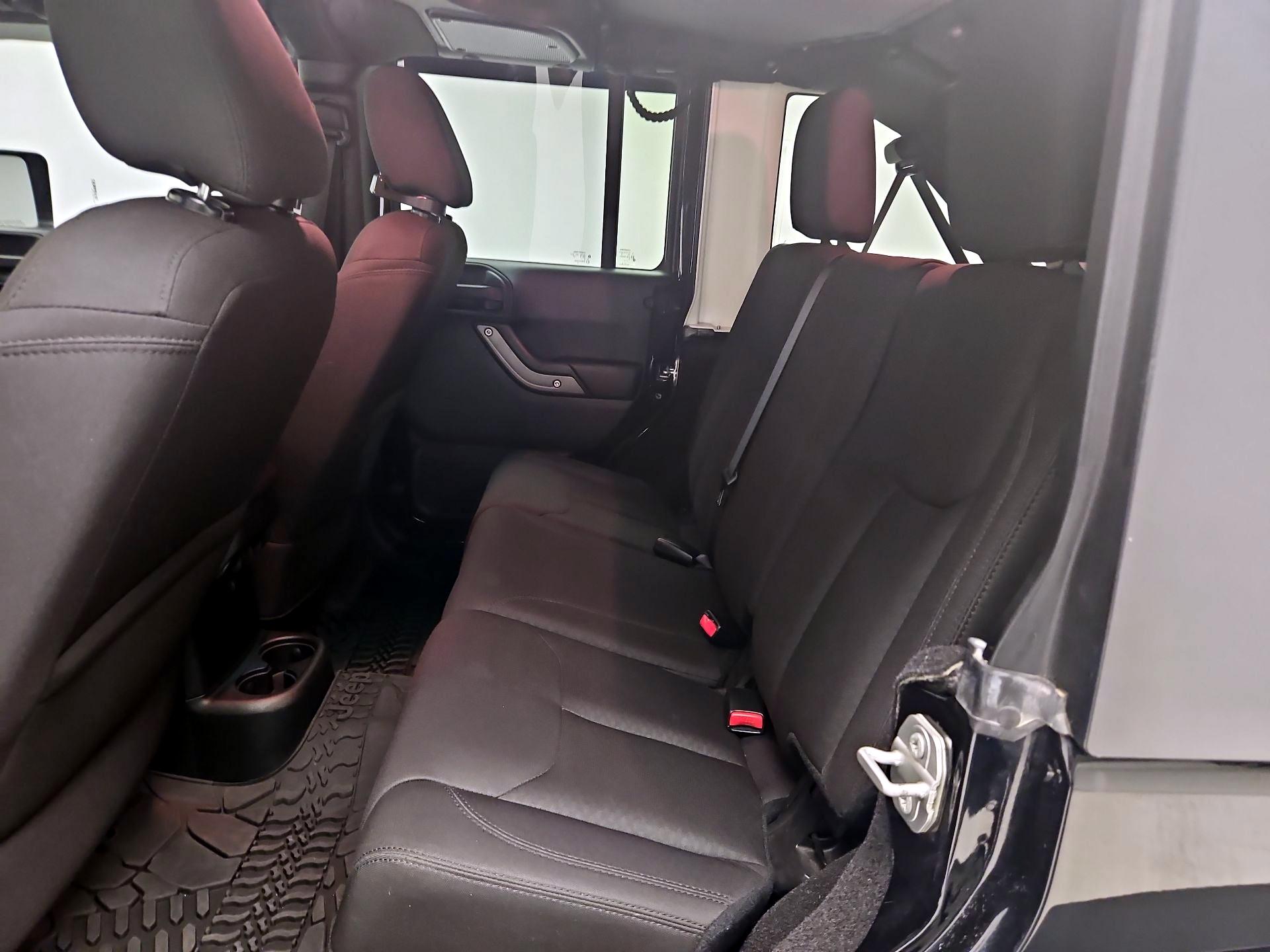 Thumbnail: 2016 Jeep Wrangler - 17