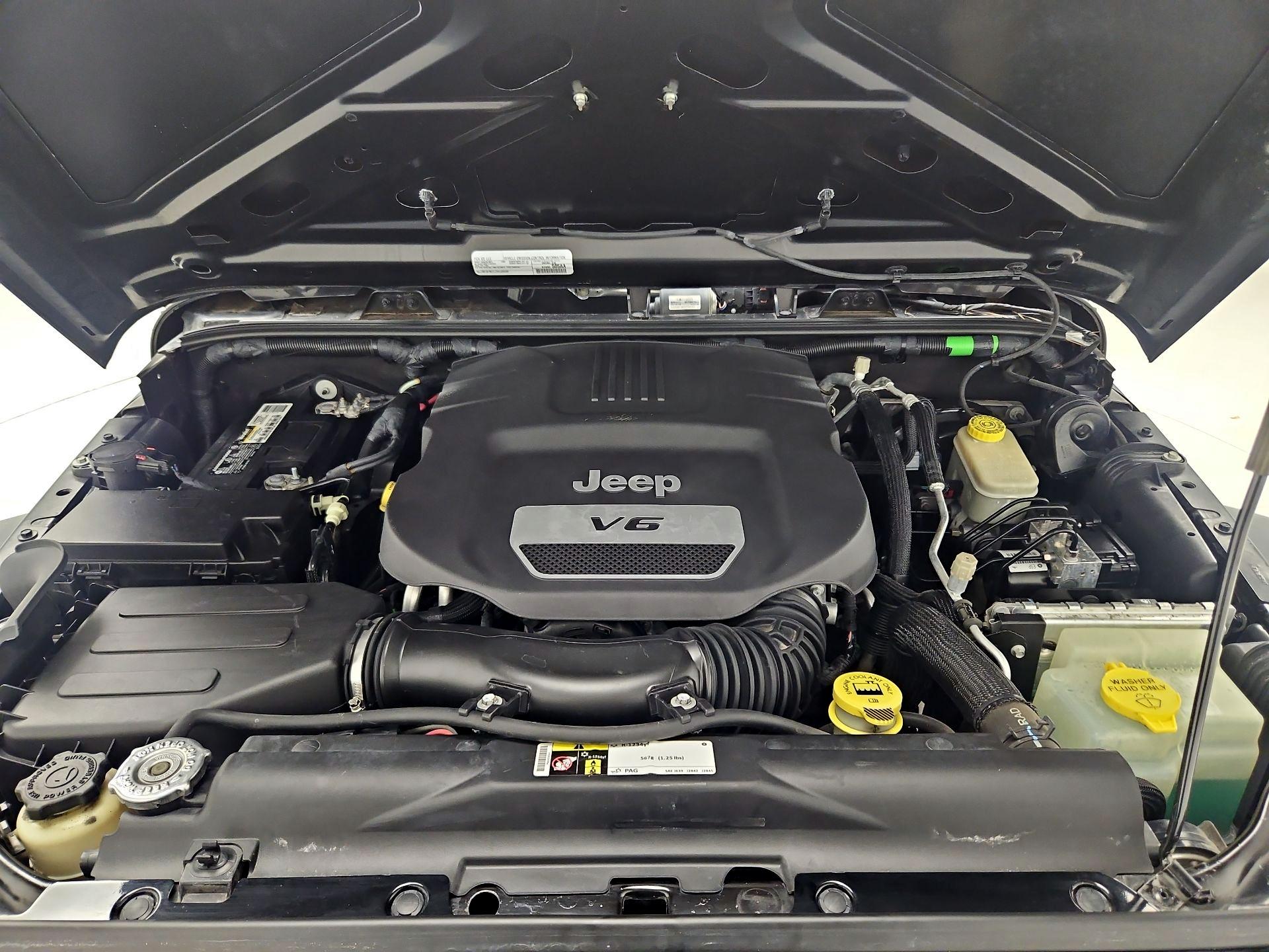 Thumbnail: 2016 Jeep Wrangler - 19
