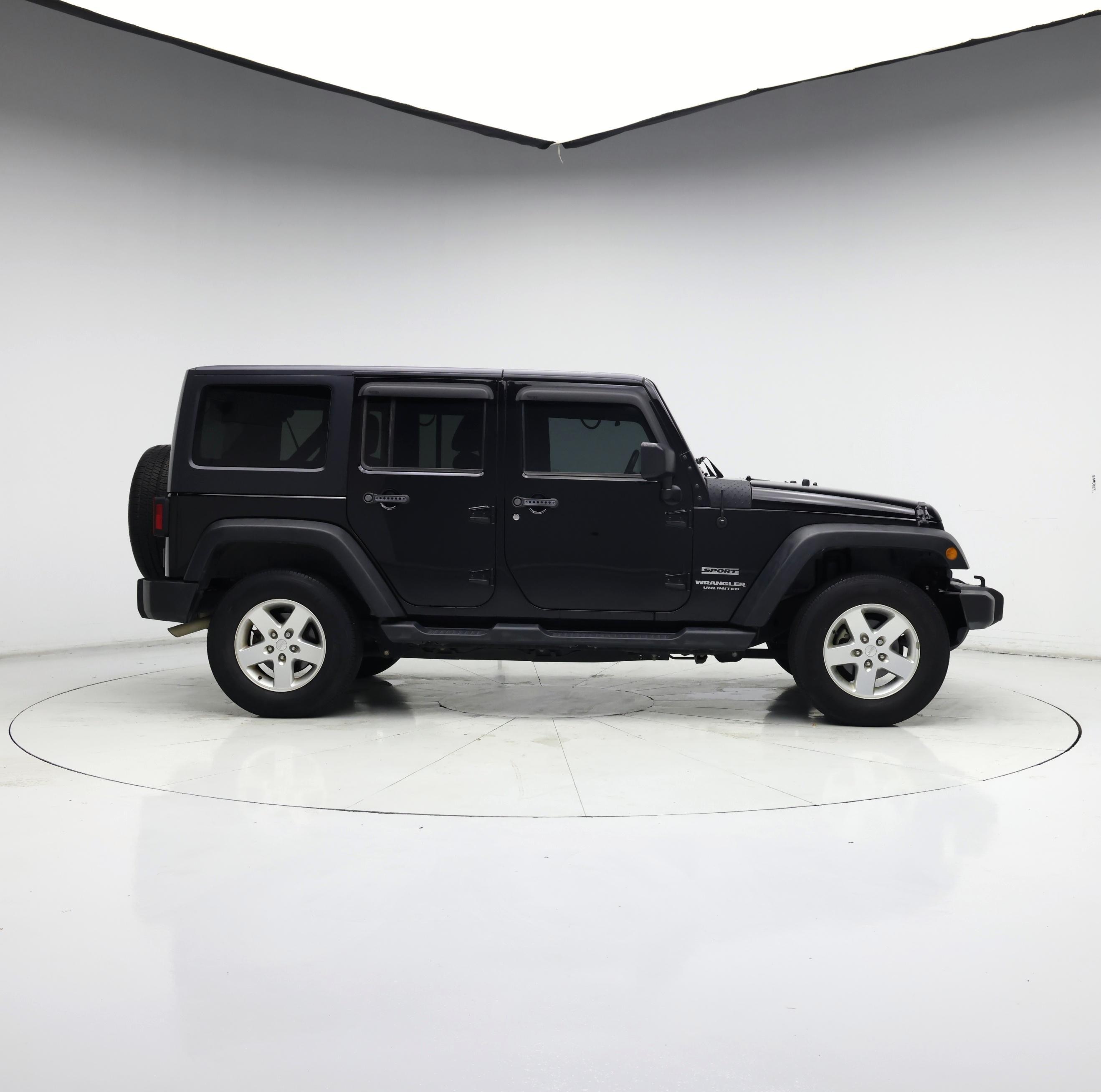 Thumbnail: 2016 Jeep Wrangler - 7
