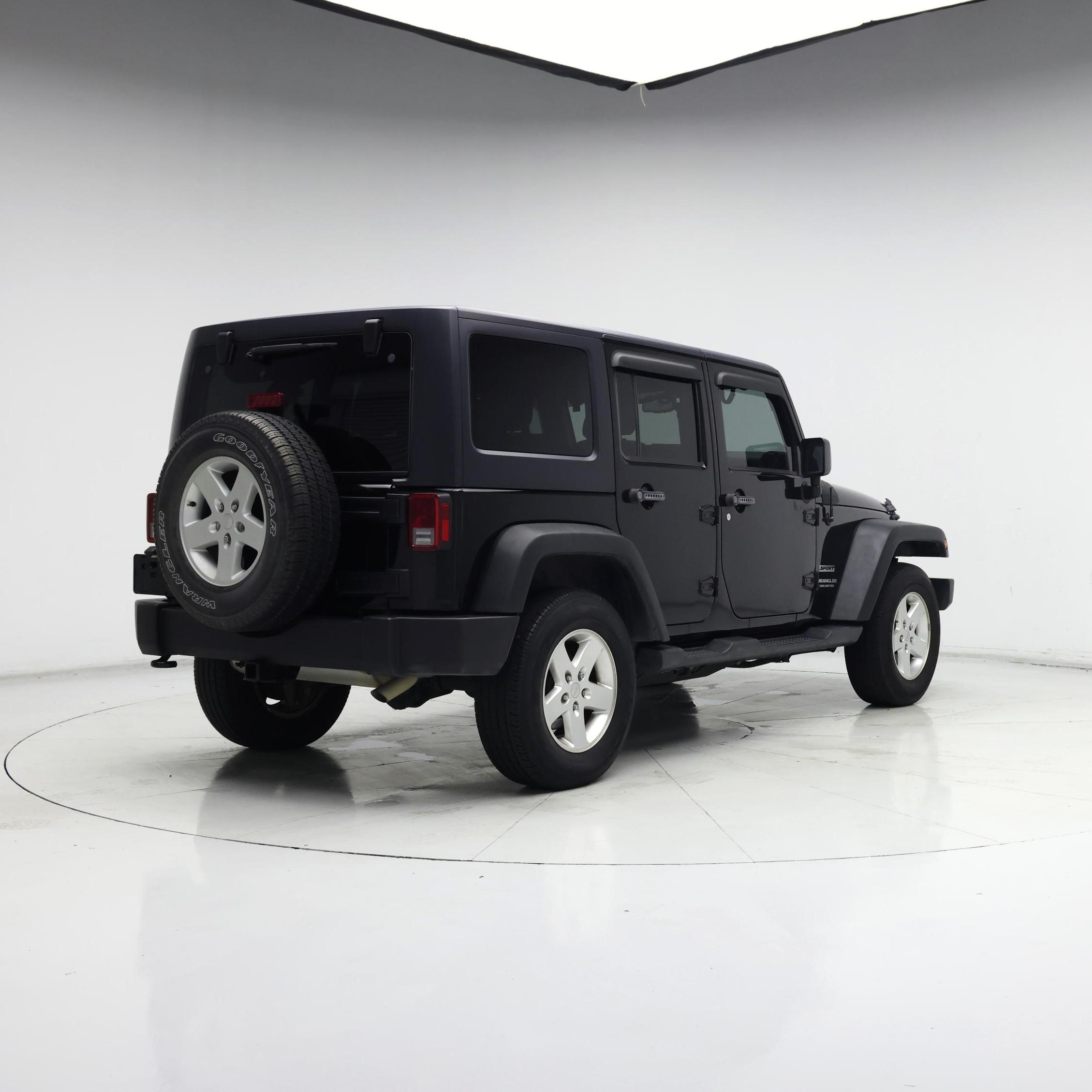 Thumbnail: 2016 Jeep Wrangler - 8