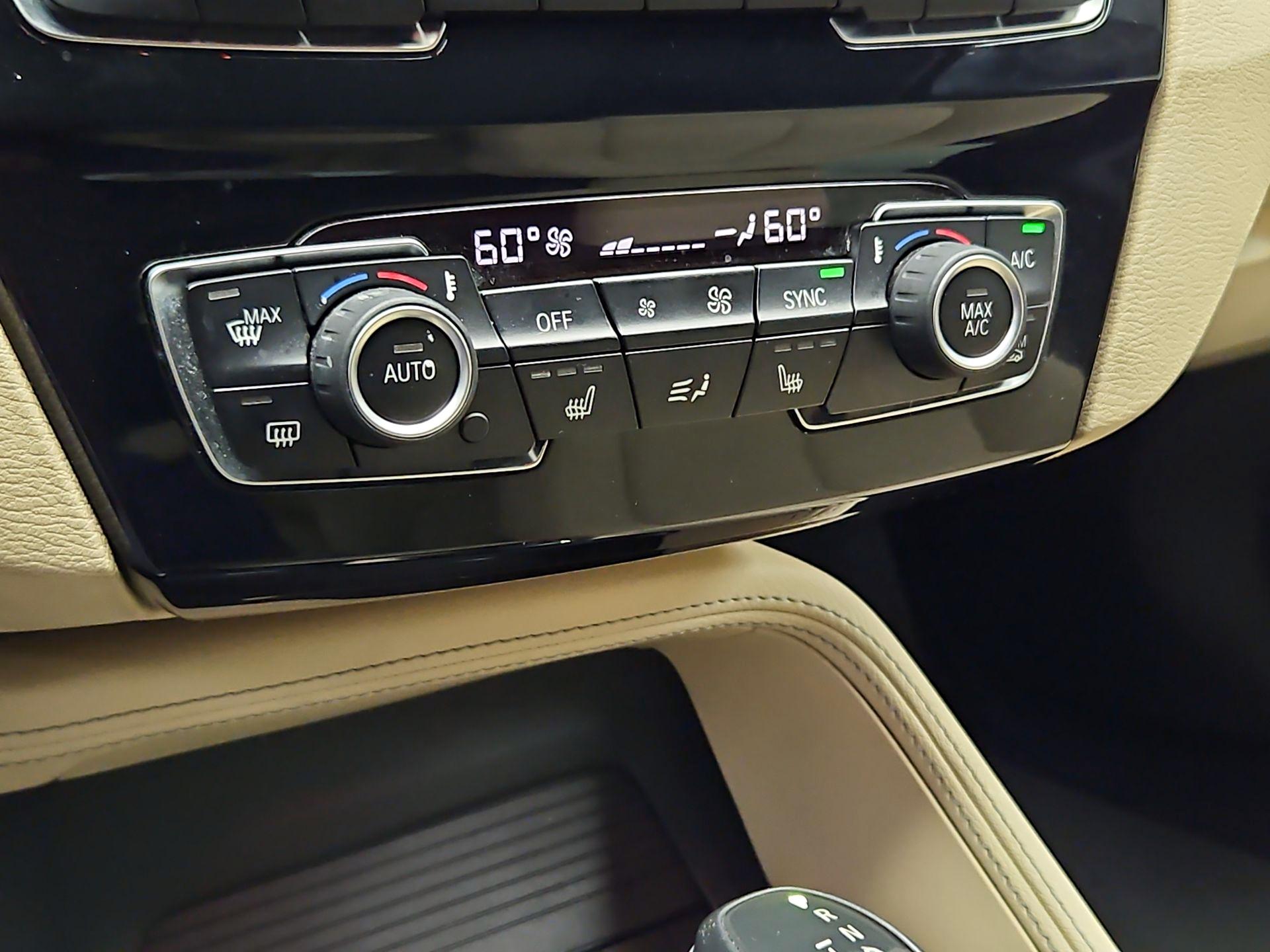 Thumbnail: 2017 BMW X1 - 16