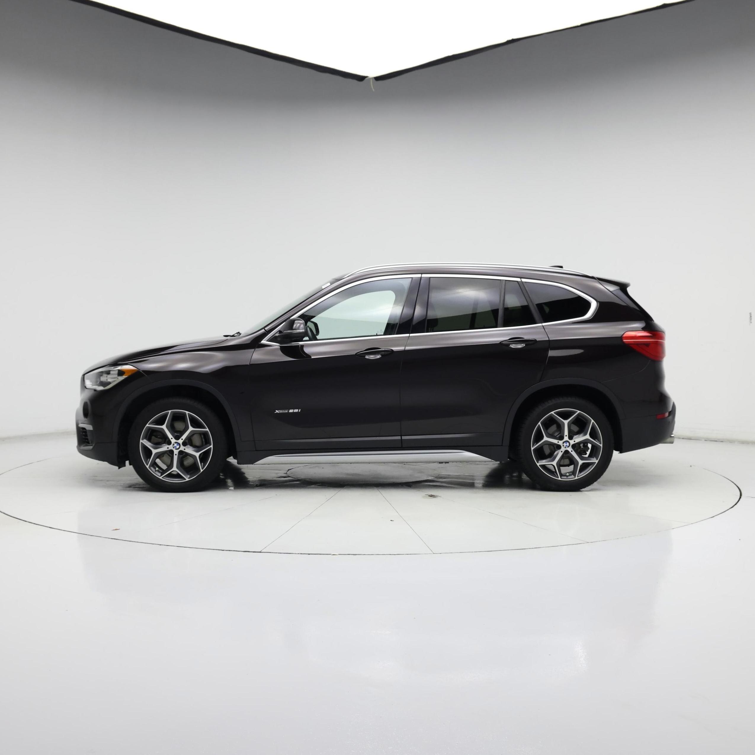 Thumbnail: 2017 BMW X1 - 3