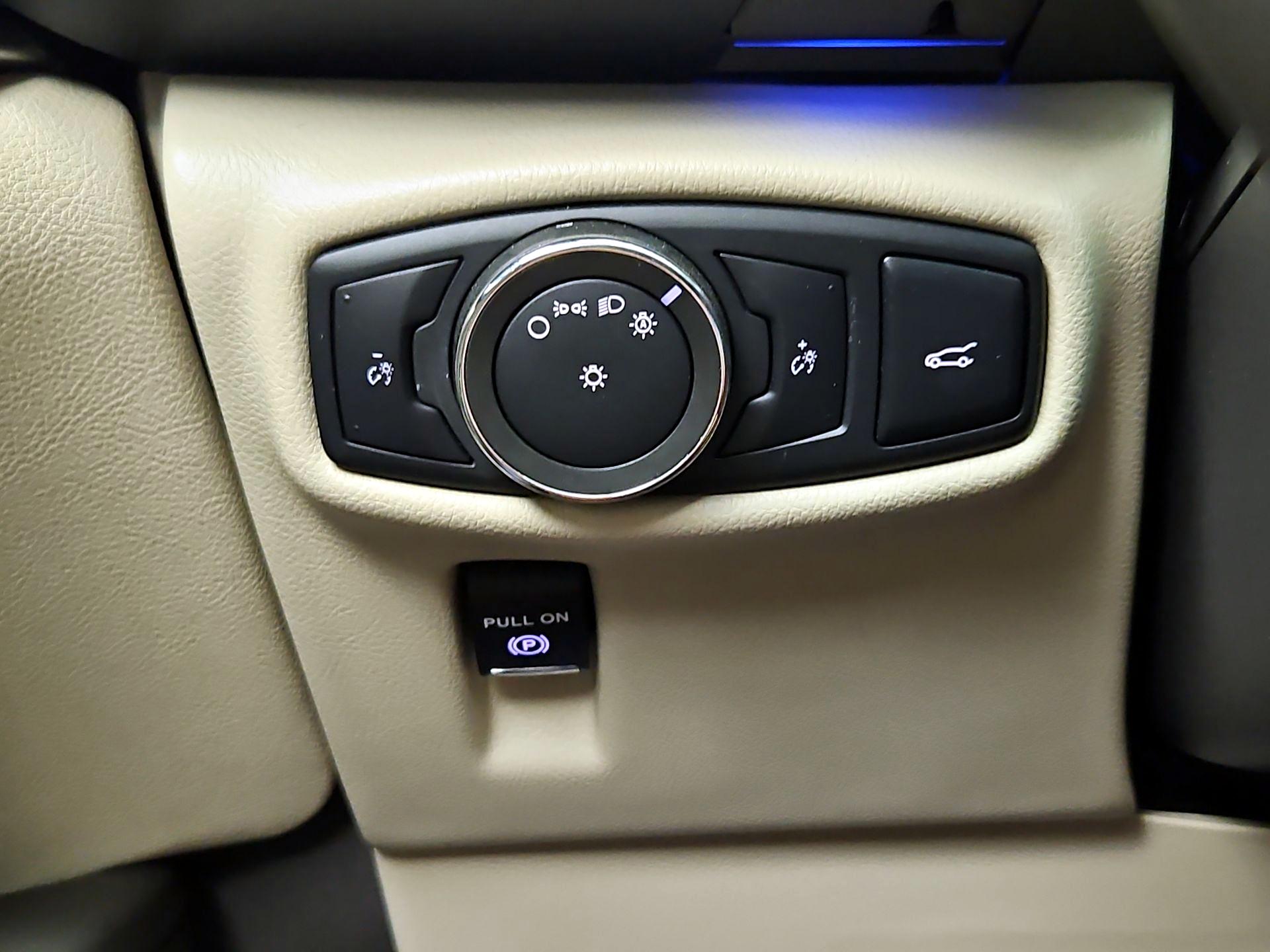 Thumbnail: 2016 Lincoln MKX - 13