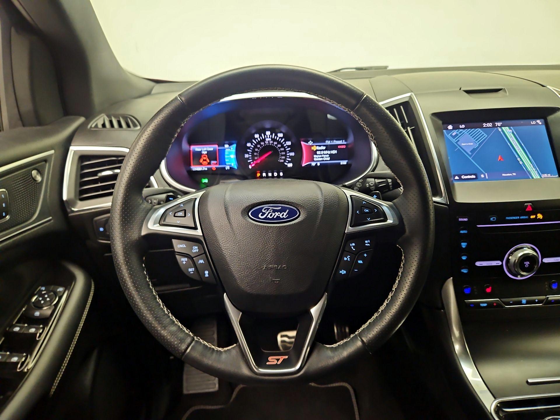 Thumbnail: 2019 Ford Edge - 10
