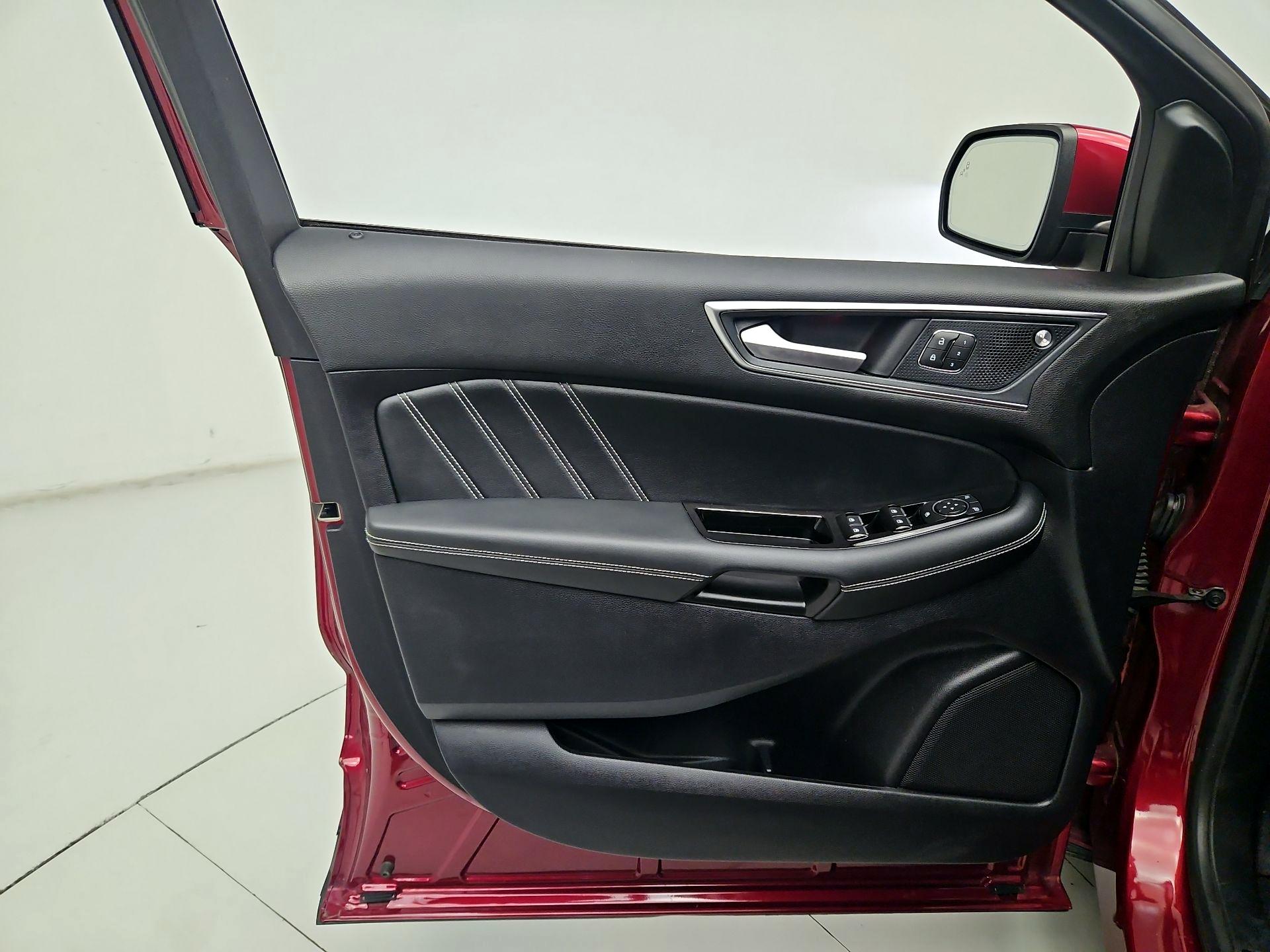Thumbnail: 2019 Ford Edge - 12