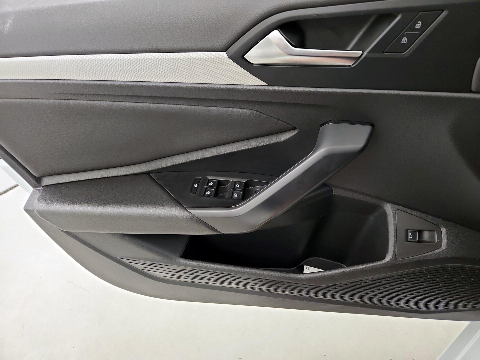 Thumbnail: 2019 Volkswagen Jetta - 12