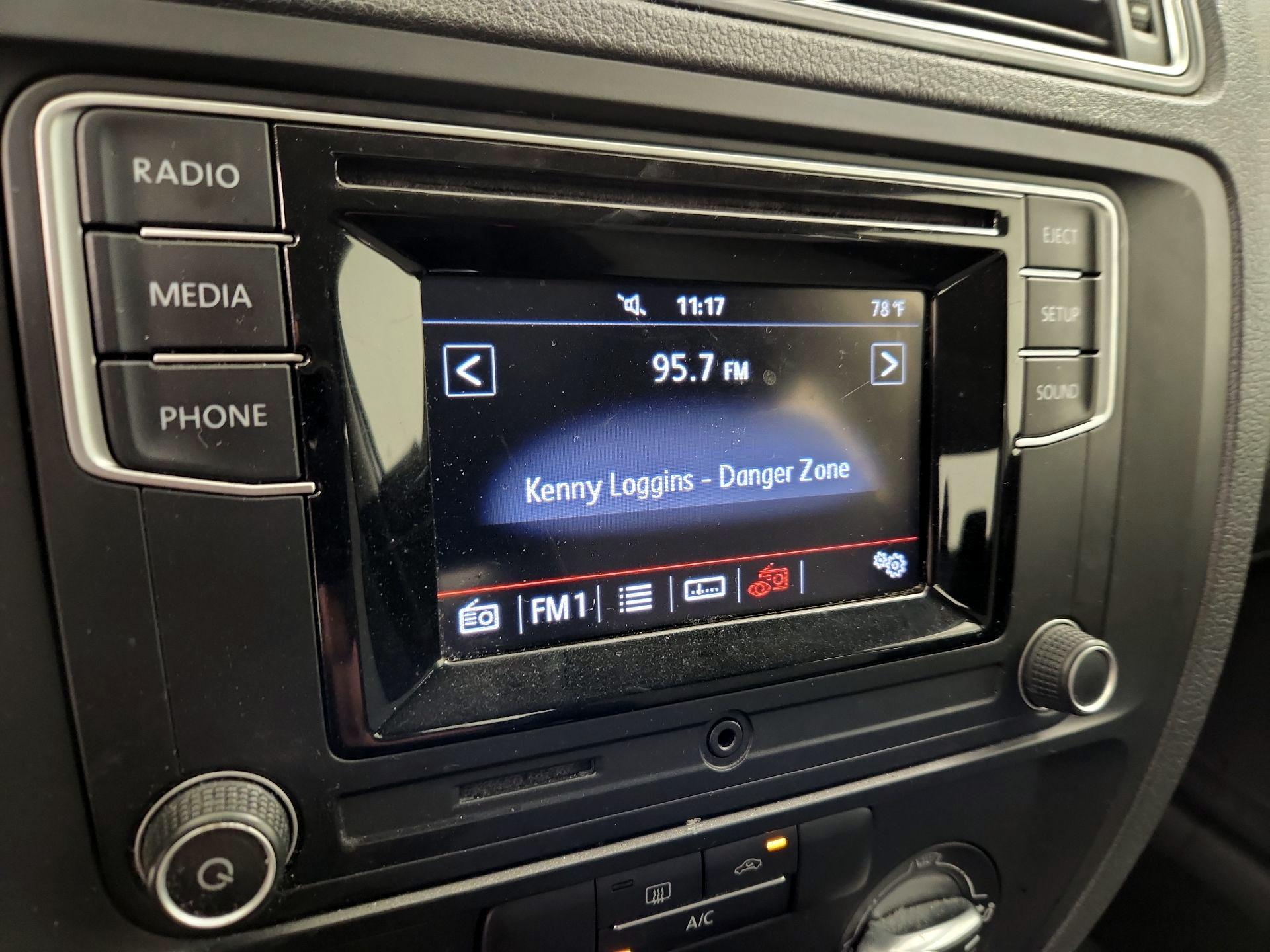 Thumbnail: 2018 Volkswagen Jetta - 15