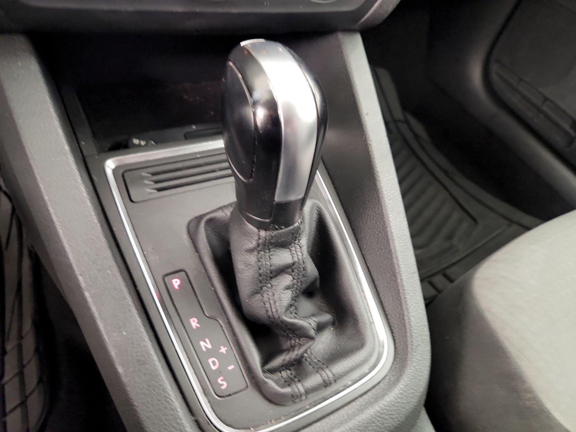 Thumbnail: 2018 Volkswagen Jetta - 17