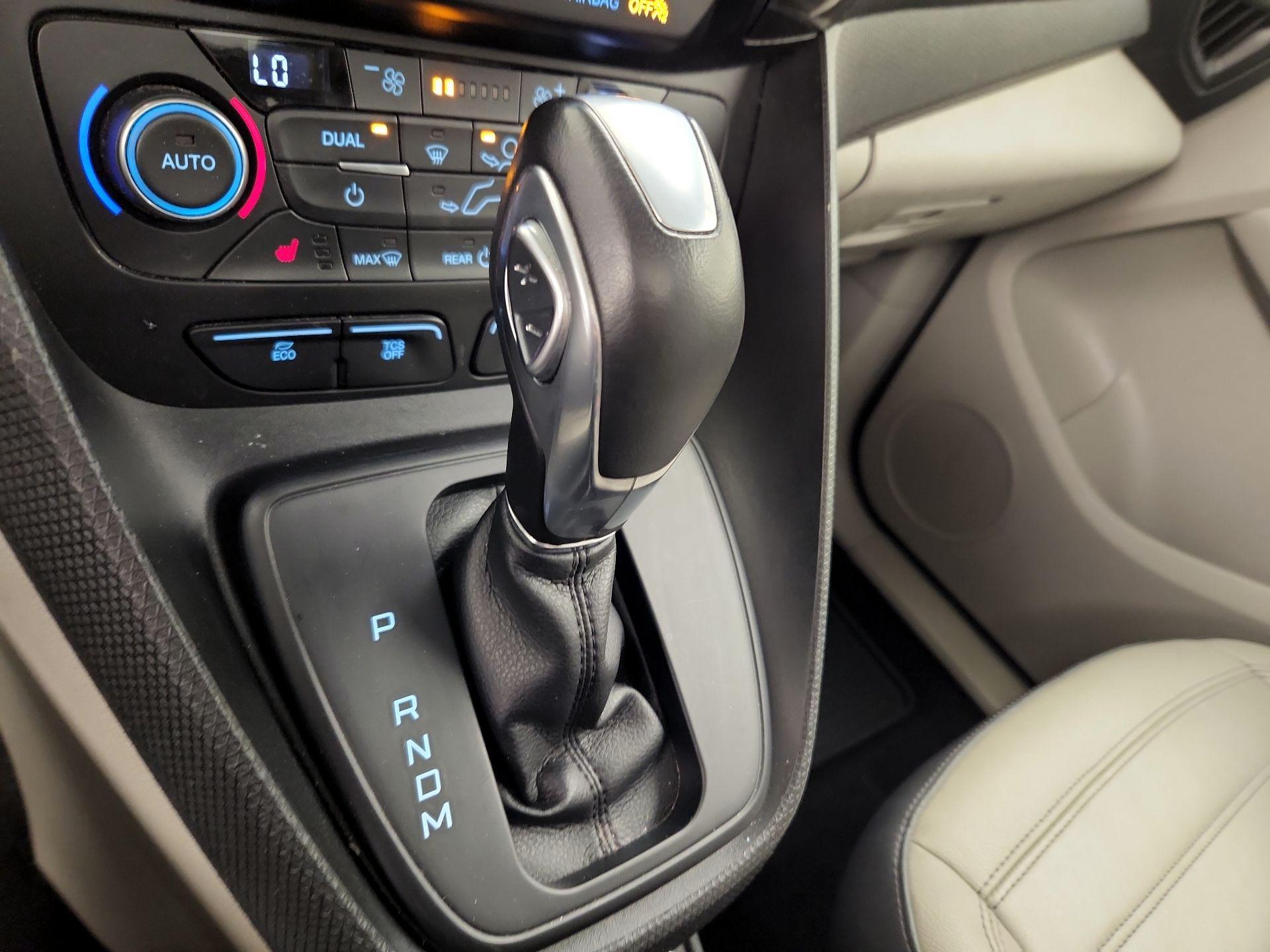 Thumbnail: 2019 Ford Transit Series - 18