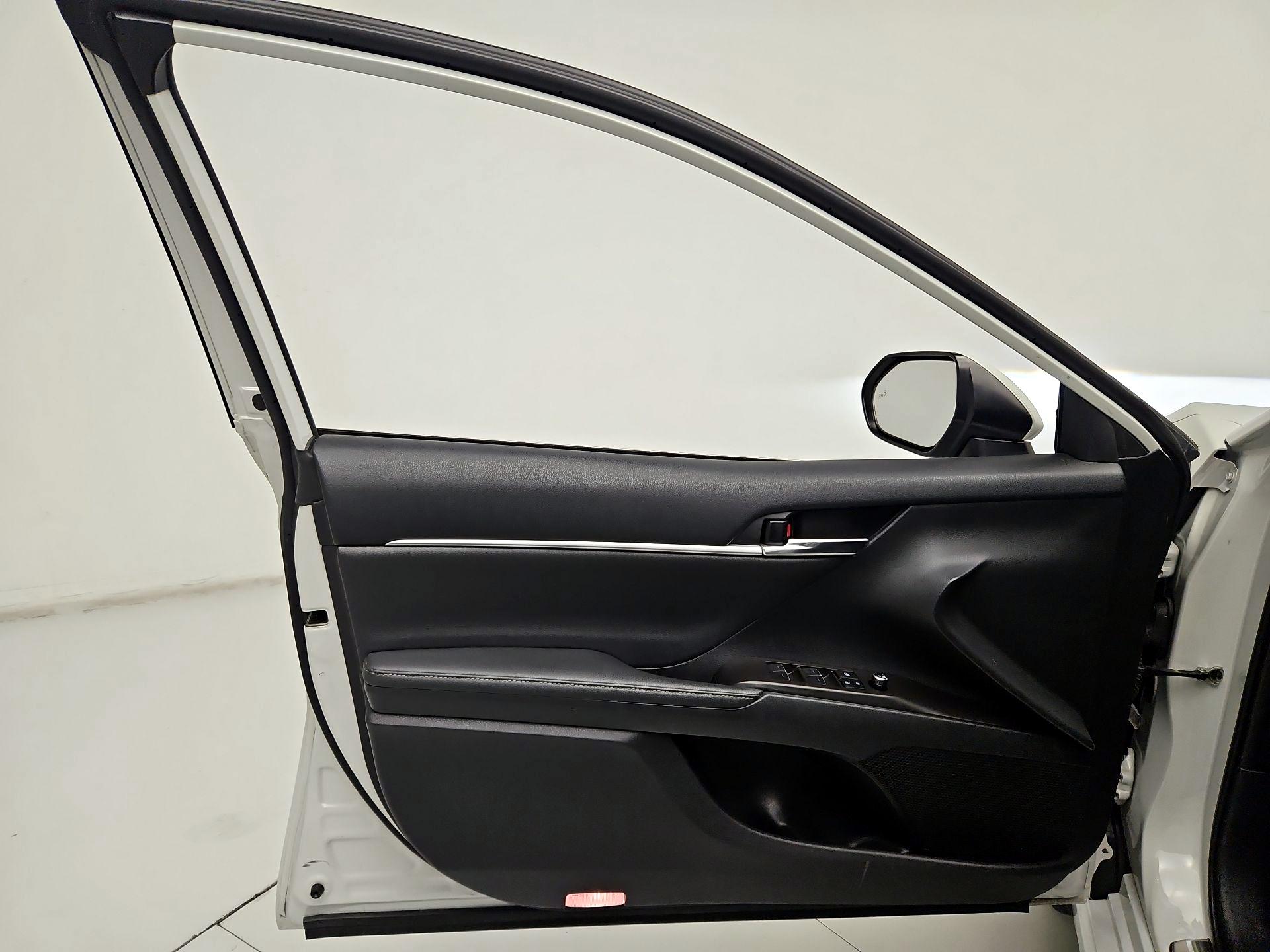 Thumbnail: 2023 Toyota Camry - 12