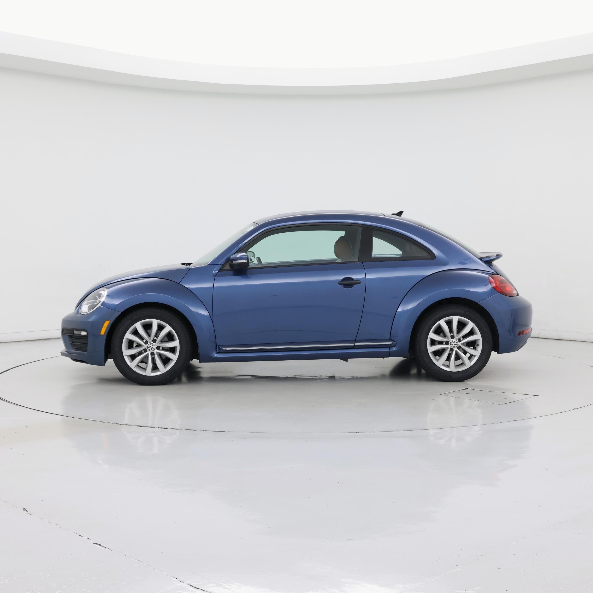 Thumbnail: 2017 Volkswagen Beetle - 3