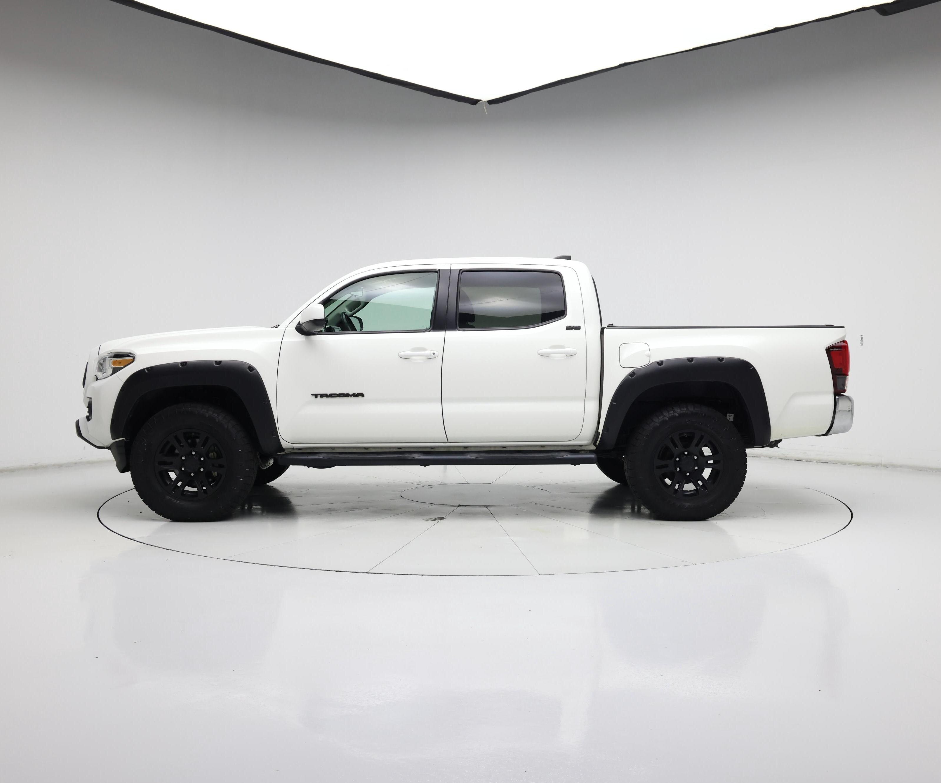 Thumbnail: 2021 Toyota Tacoma - 3
