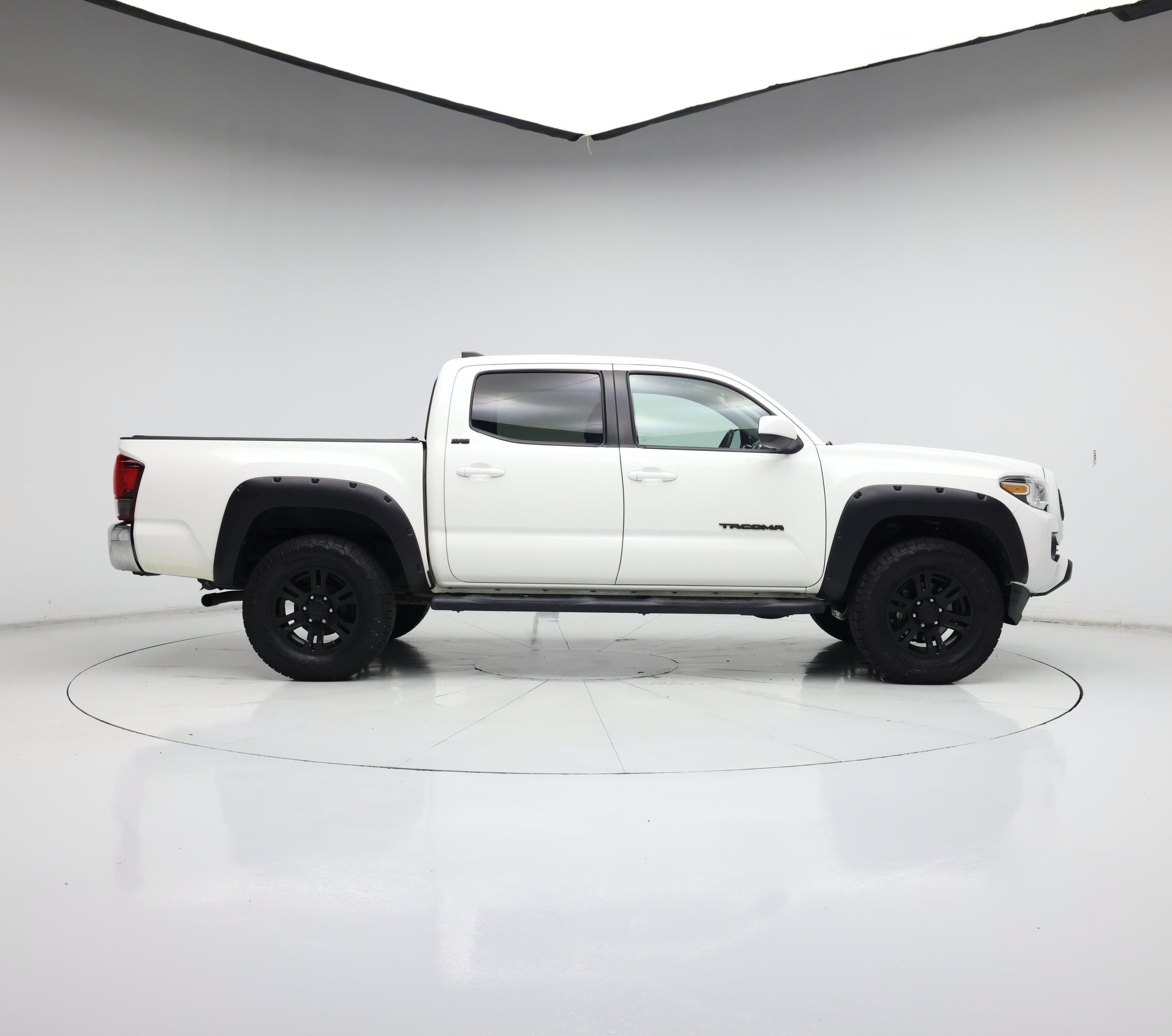Thumbnail: 2021 Toyota Tacoma - 7