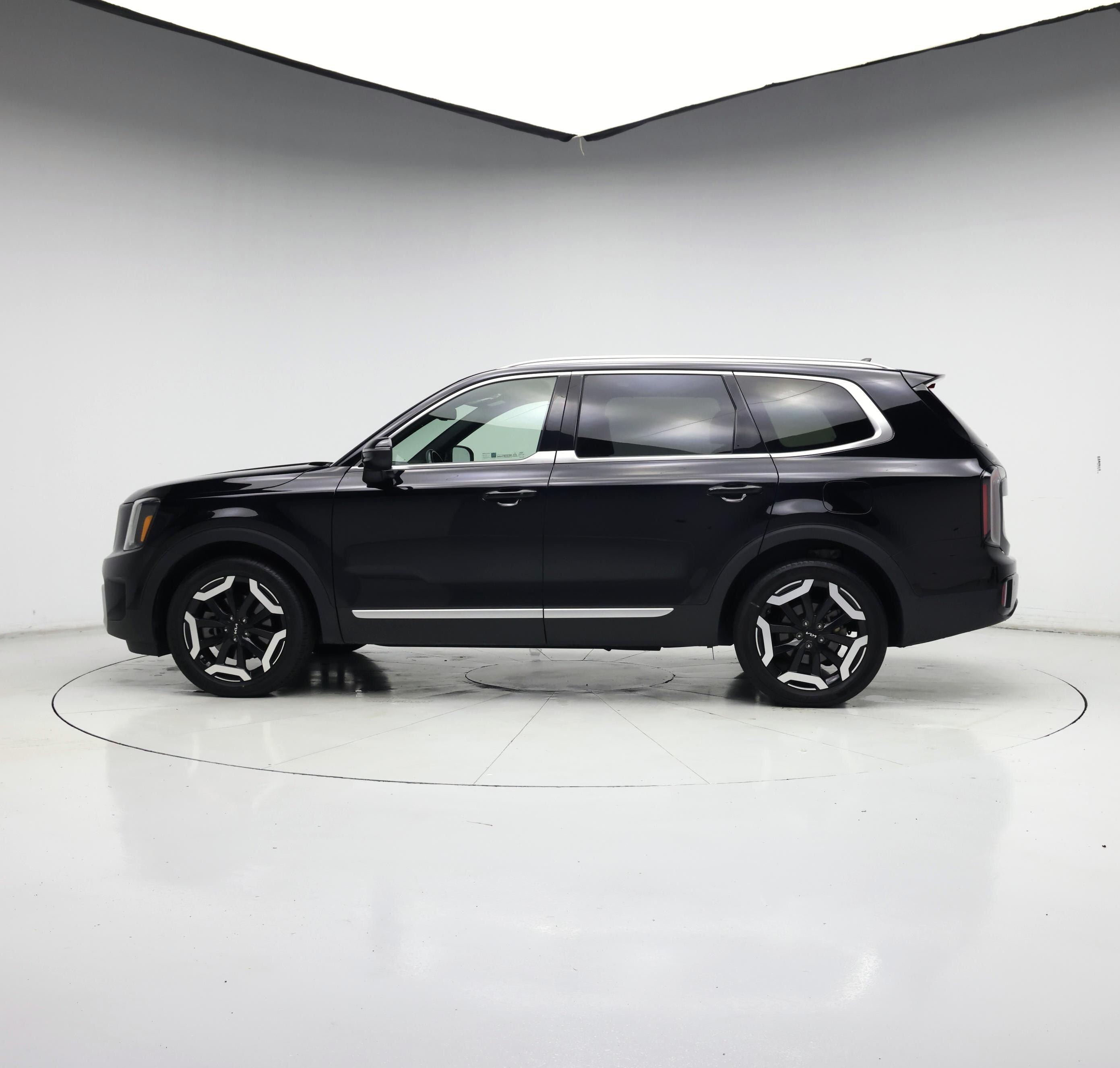 Thumbnail: 2023 Kia Telluride - 3