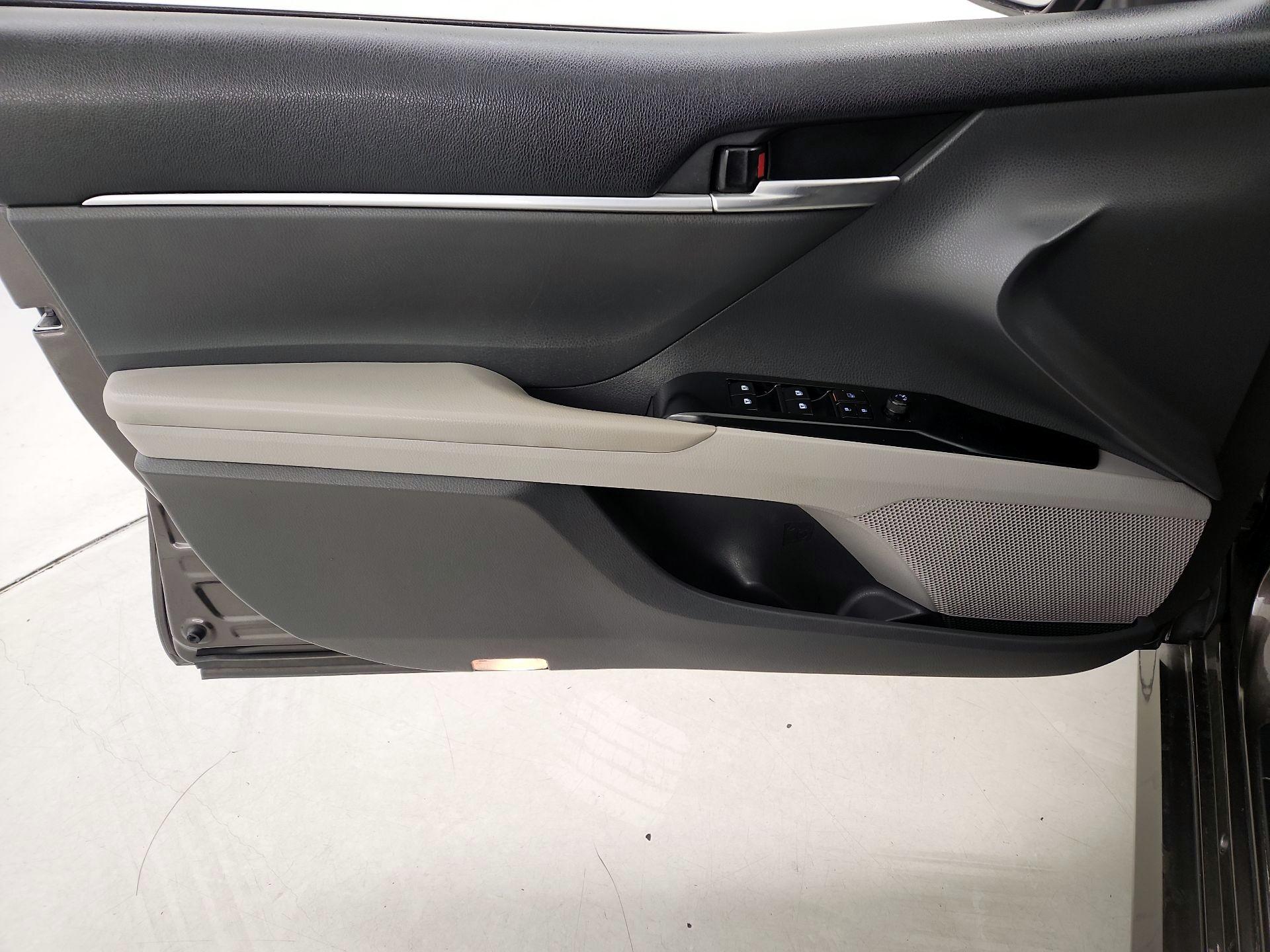 Thumbnail: 2018 Toyota Camry - 12