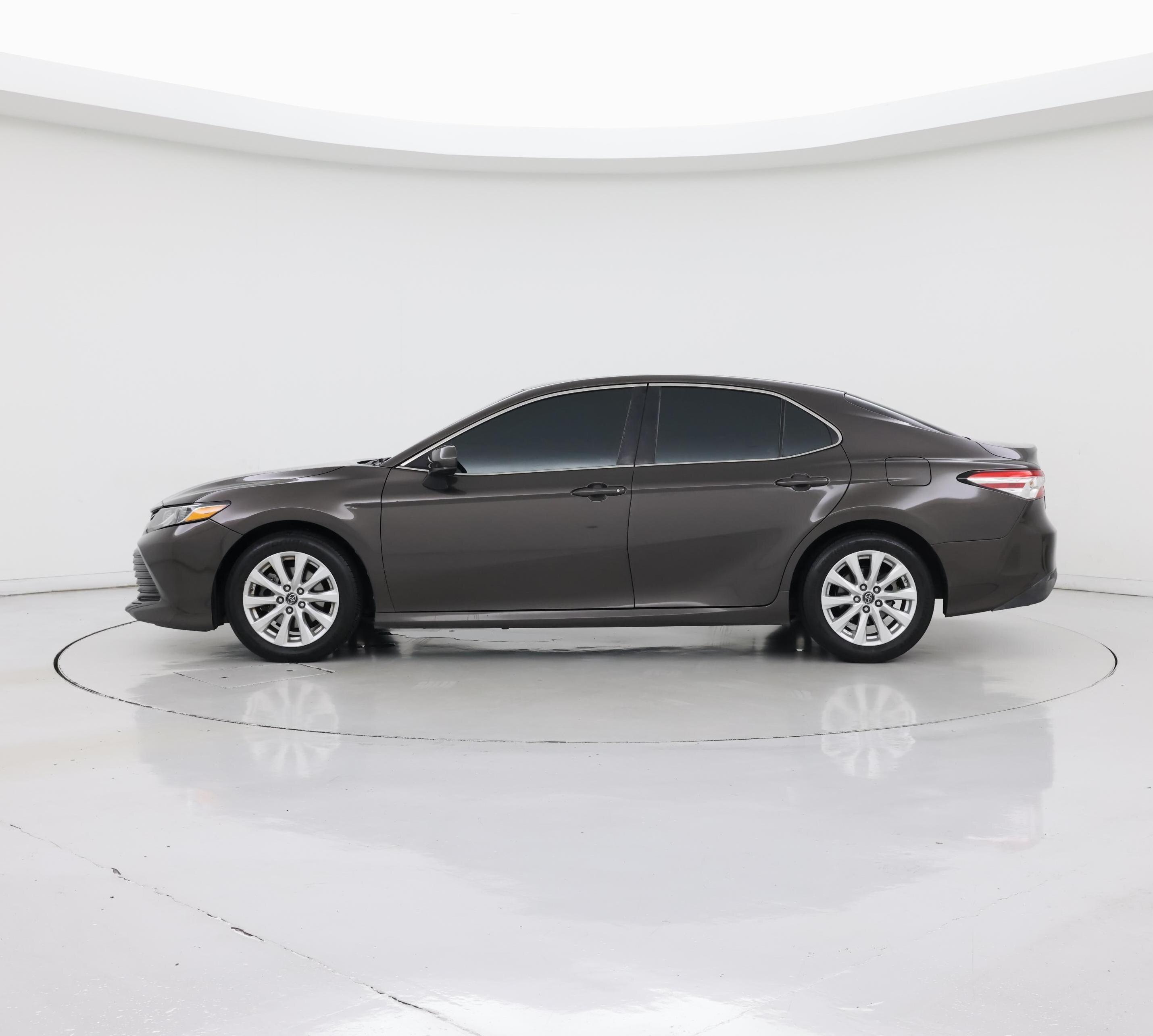 Thumbnail: 2018 Toyota Camry - 3