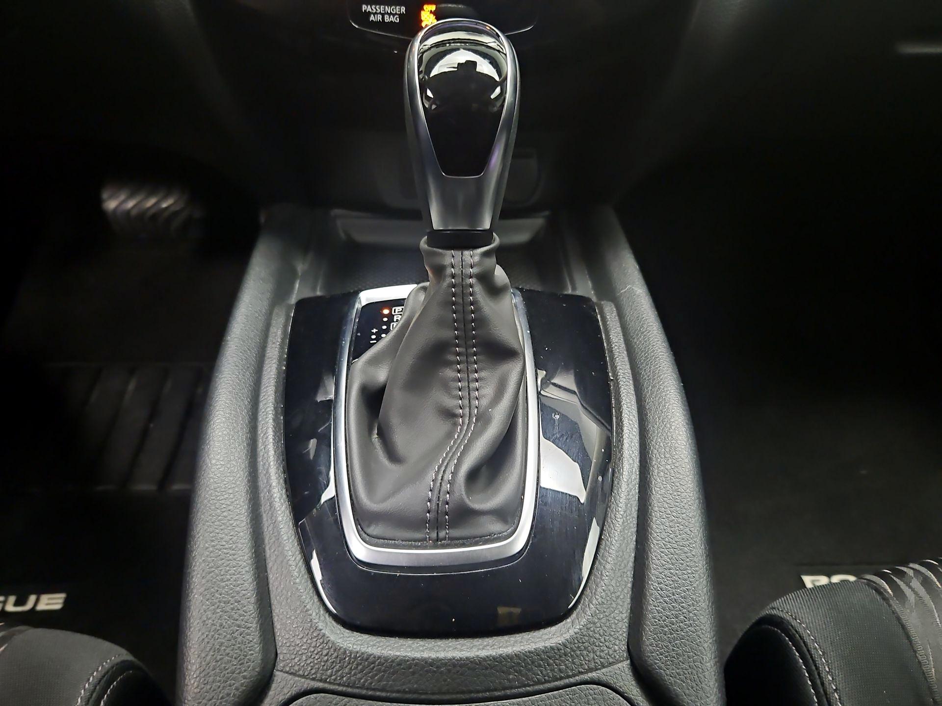 Thumbnail: 2020 Nissan Rogue - 17