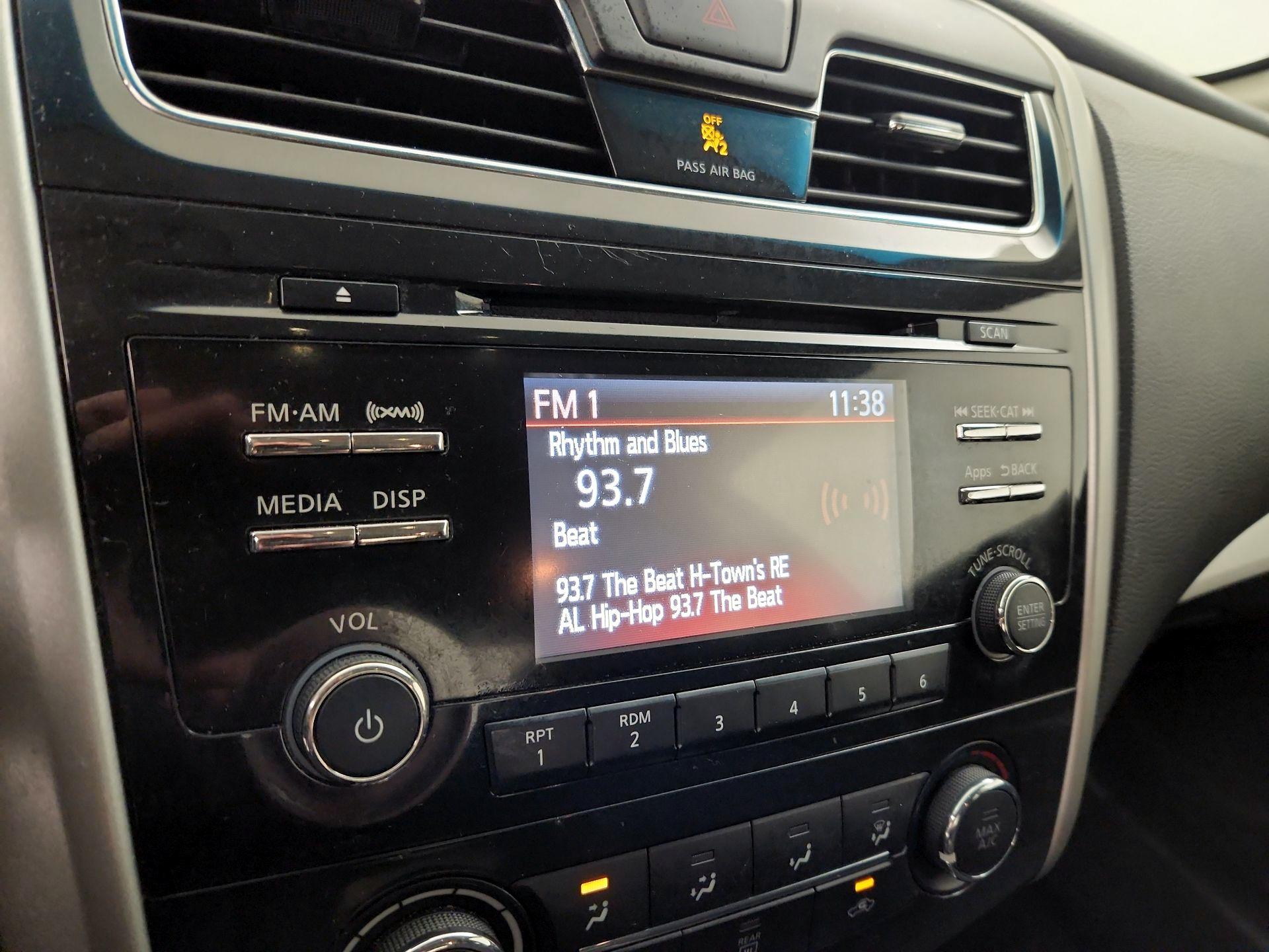 Thumbnail: 2015 Nissan Altima - 15