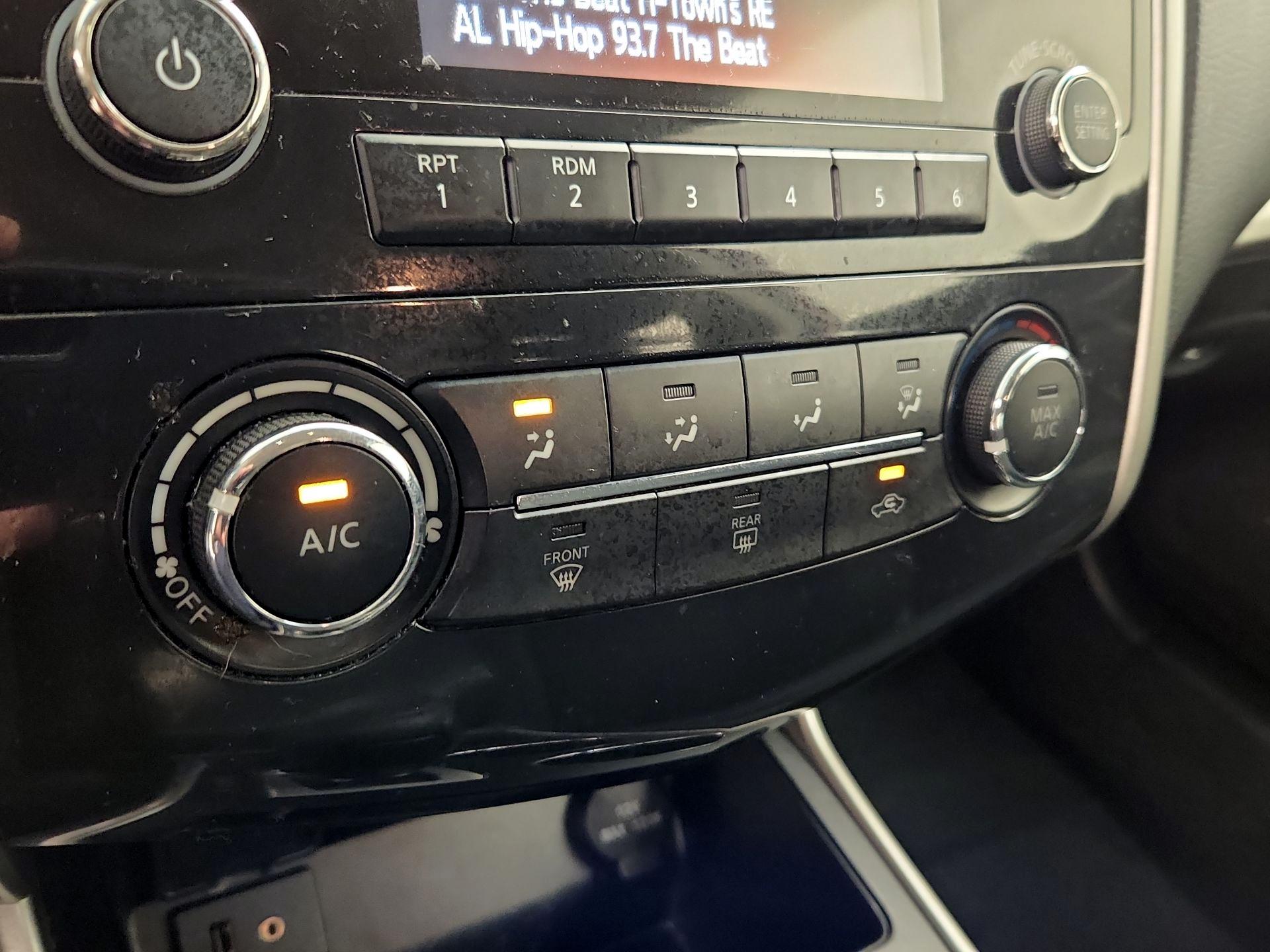 Thumbnail: 2015 Nissan Altima - 16