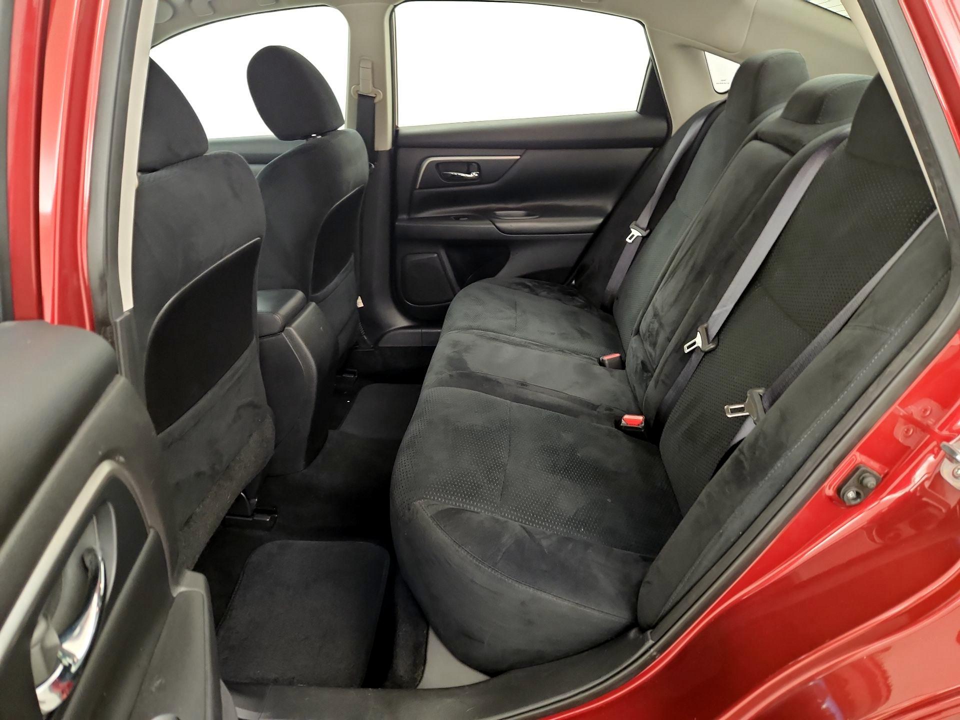 Thumbnail: 2015 Nissan Altima - 19