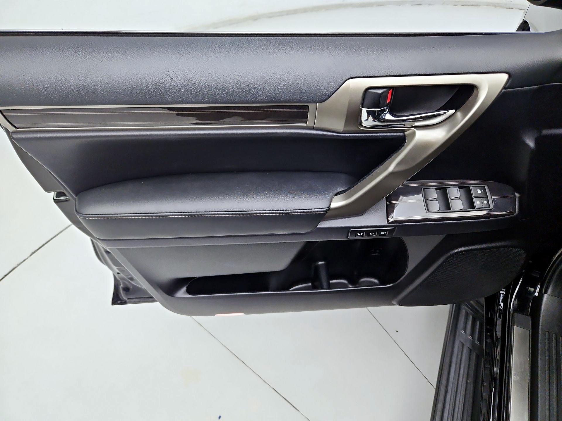 Thumbnail: 2020 Lexus GX - 12