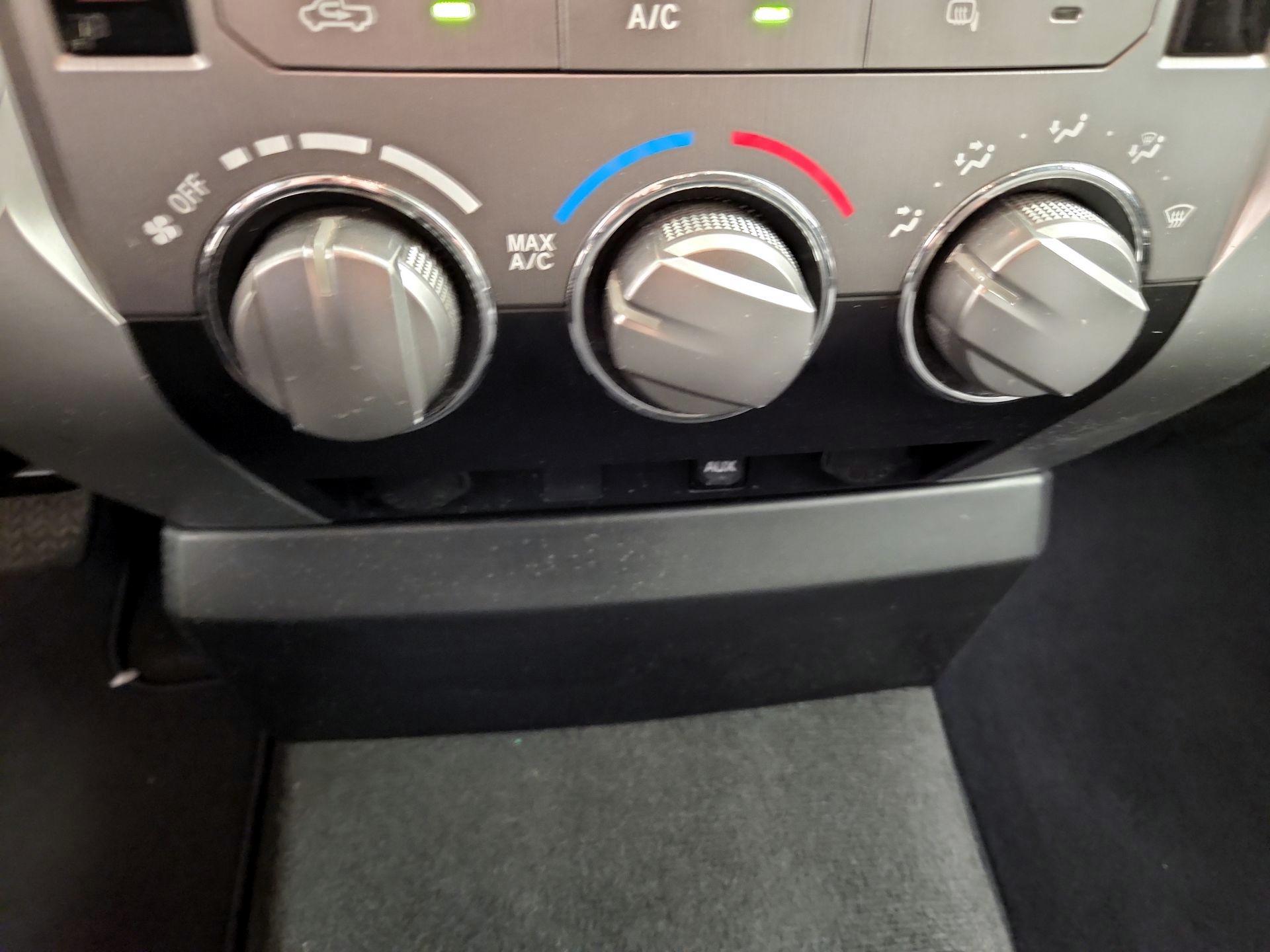 Thumbnail: 2015 Toyota Tundra - 16