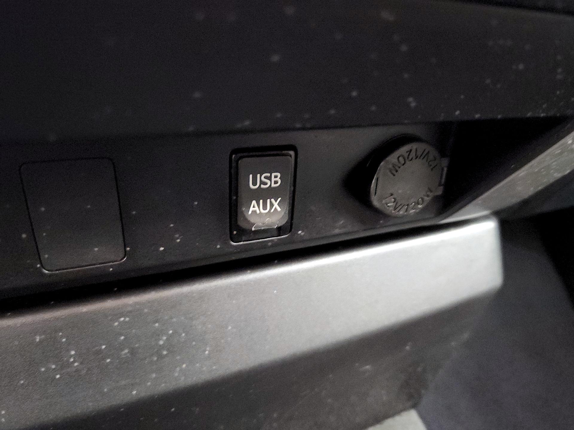 Thumbnail: 2015 Toyota Tundra - 18