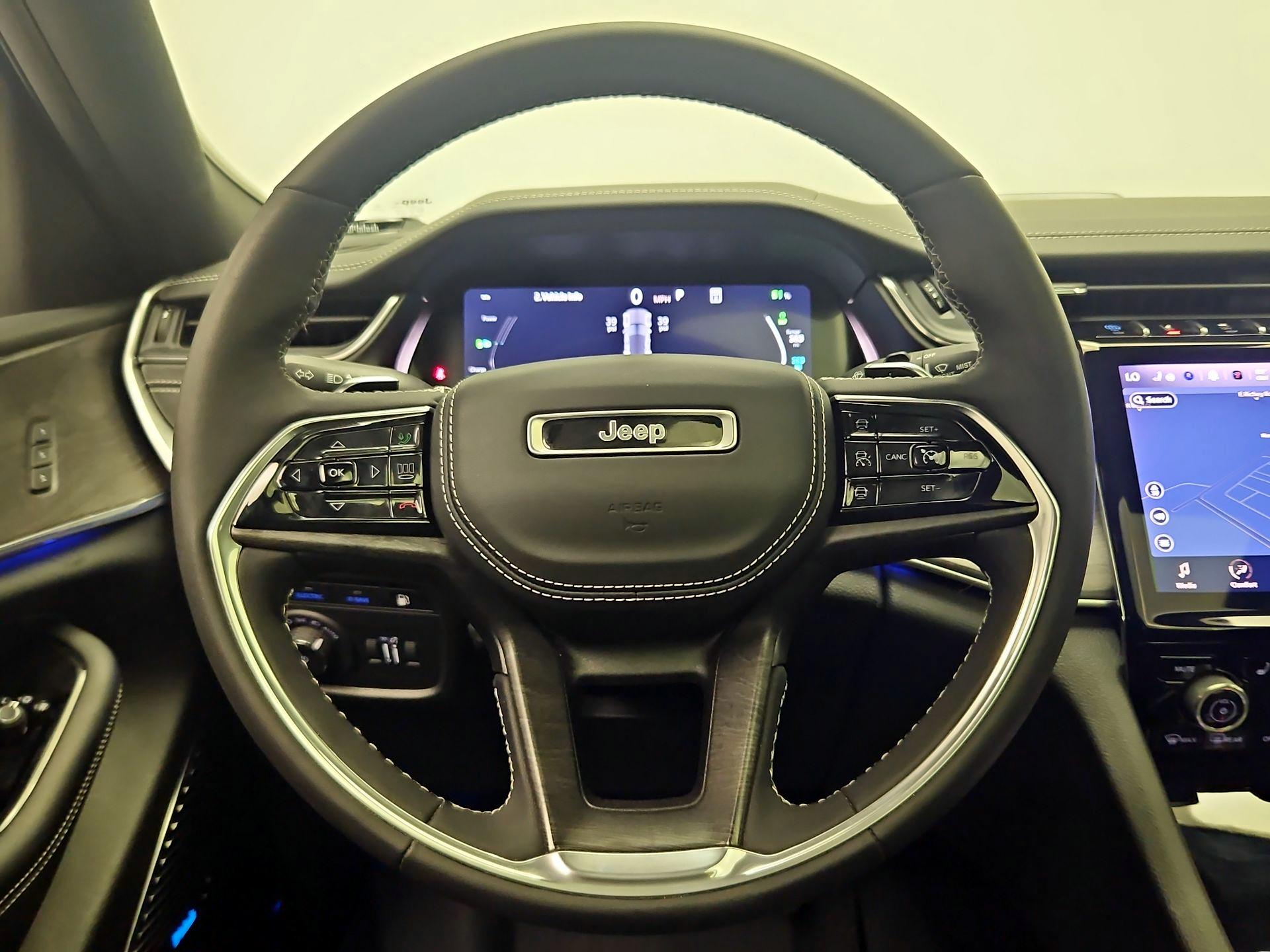 Thumbnail: 2023 Jeep Grand Cherokee - 10