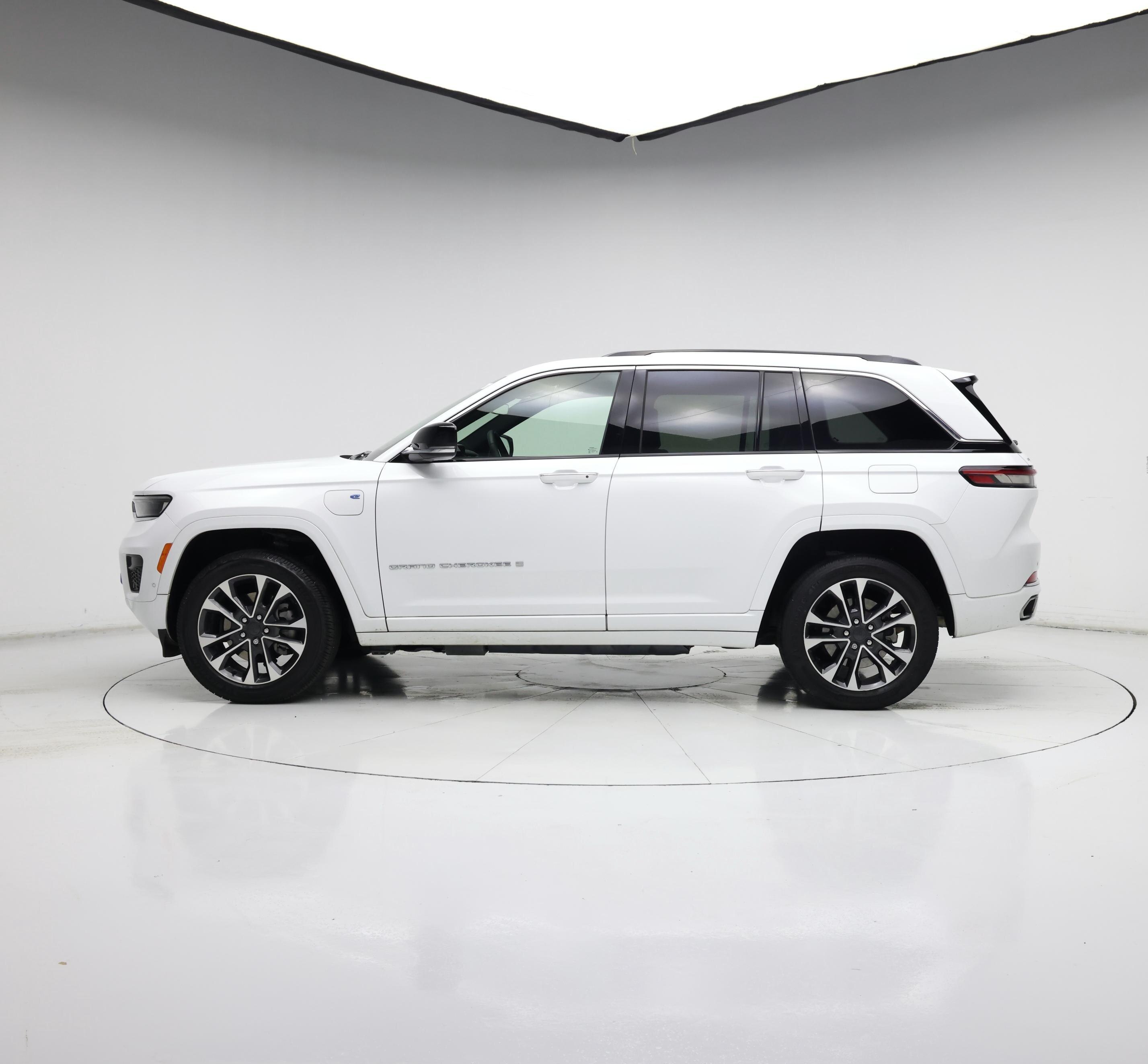 Thumbnail: 2023 Jeep Grand Cherokee - 3