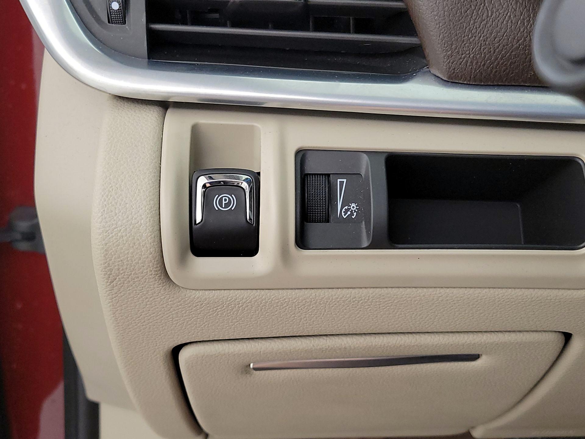 Thumbnail: 2016 Cadillac XTS - 13