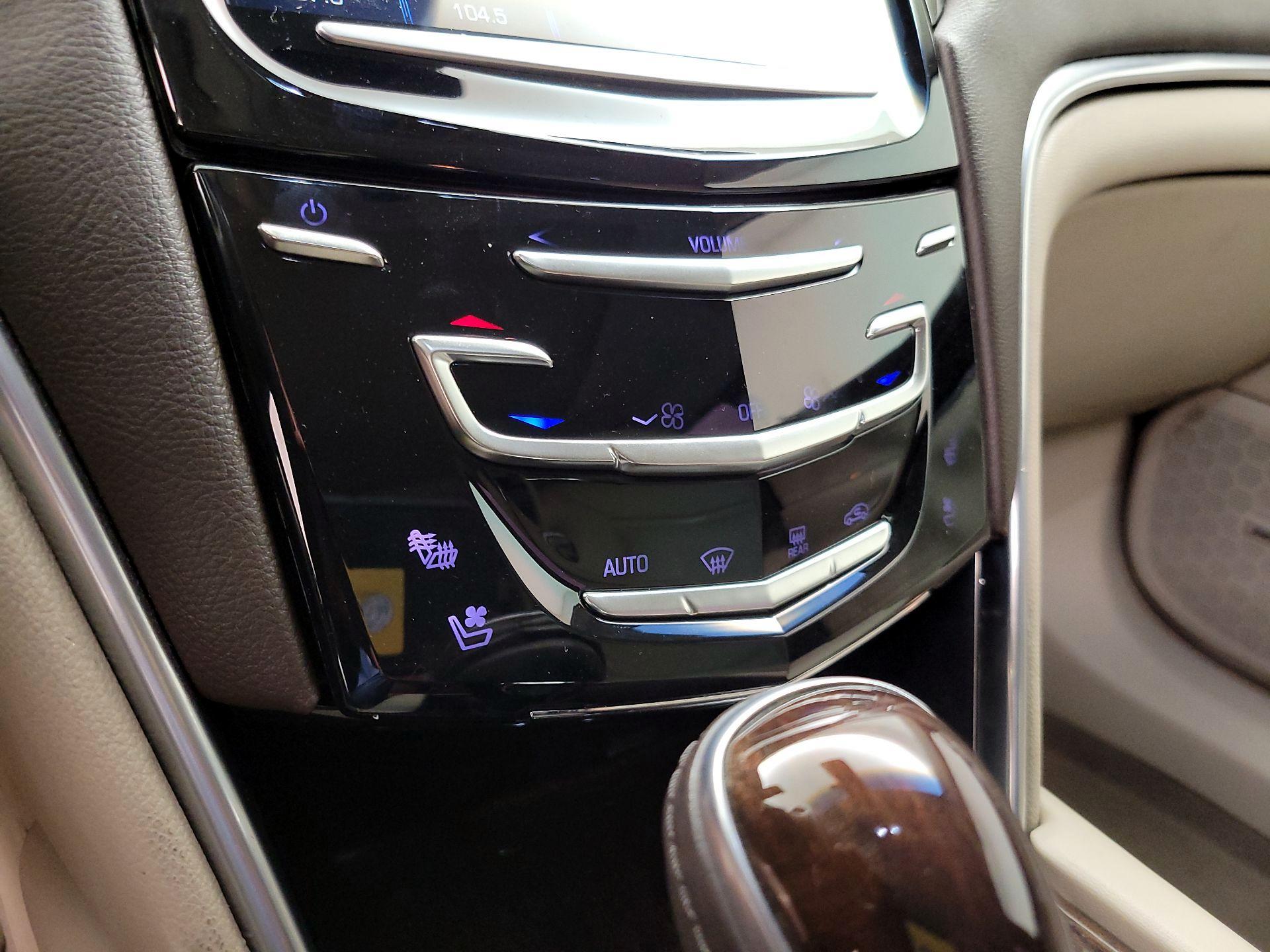 Thumbnail: 2016 Cadillac XTS - 17