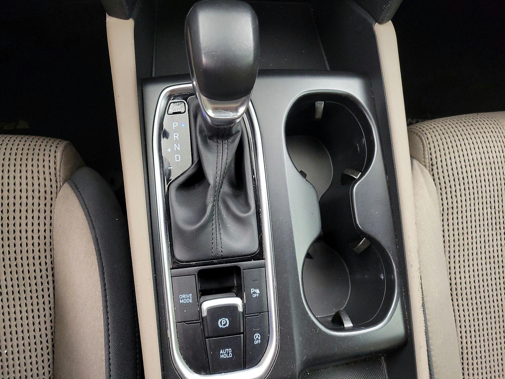 Thumbnail: 2019 Hyundai Santa Fe - 17