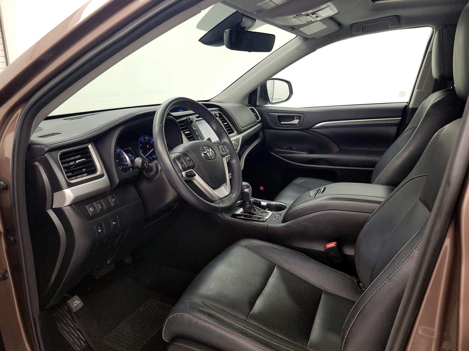 Thumbnail: 2018 Toyota Highlander - 11