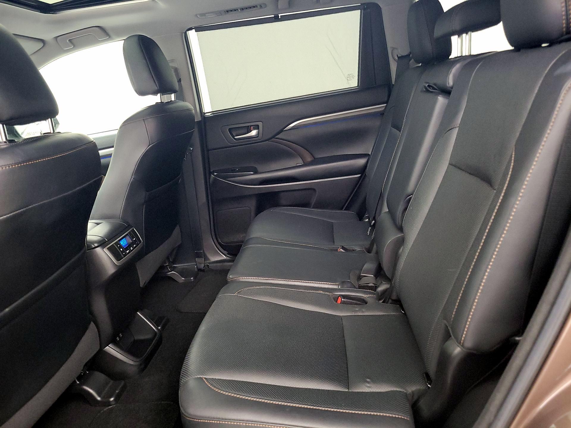 Thumbnail: 2018 Toyota Highlander - 20