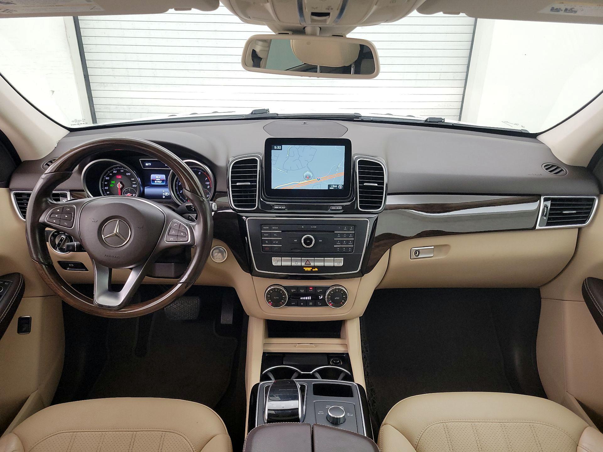 Thumbnail: 2016 Mercedes-Benz GLE - 9