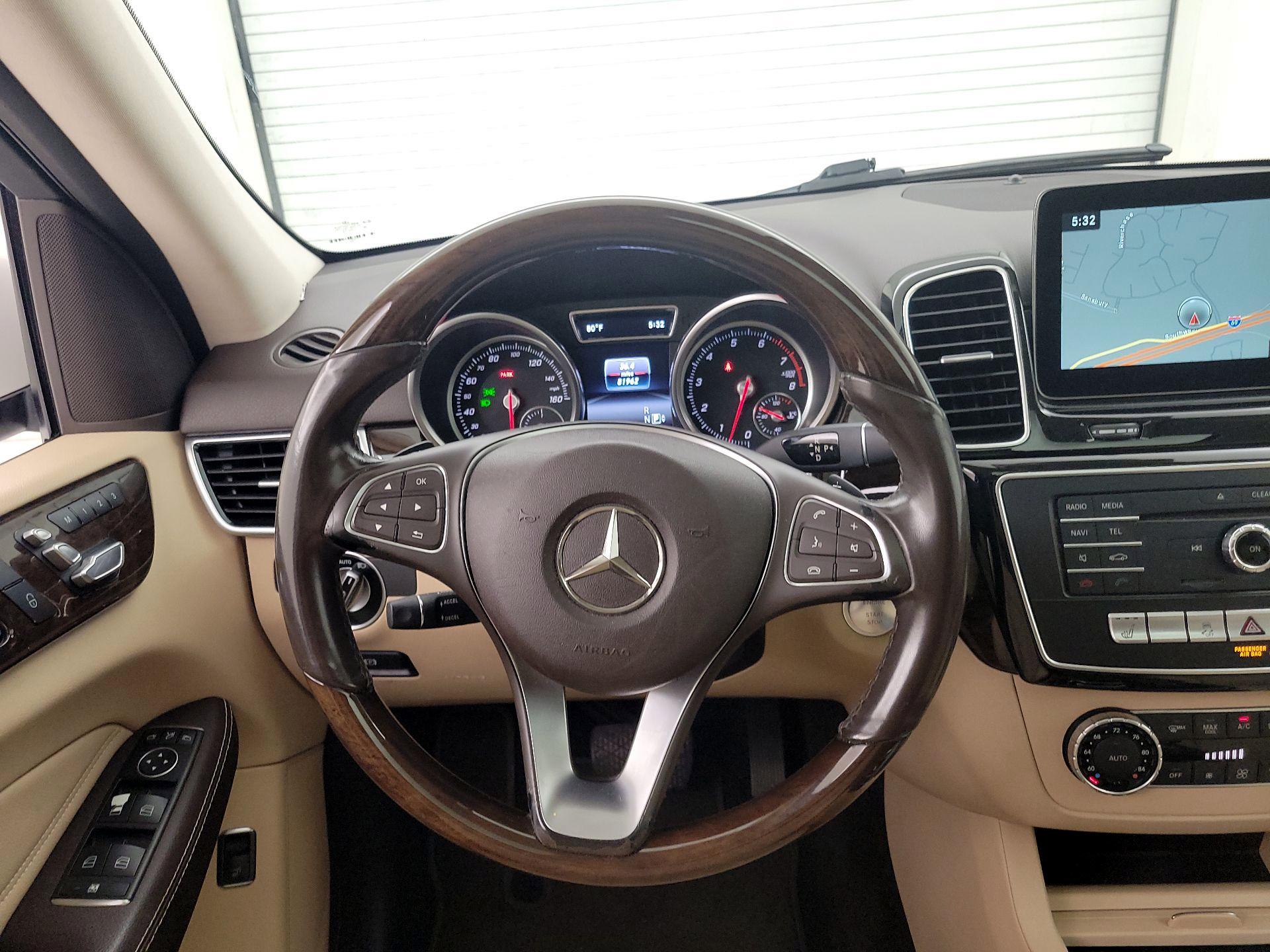 Thumbnail: 2016 Mercedes-Benz GLE - 10