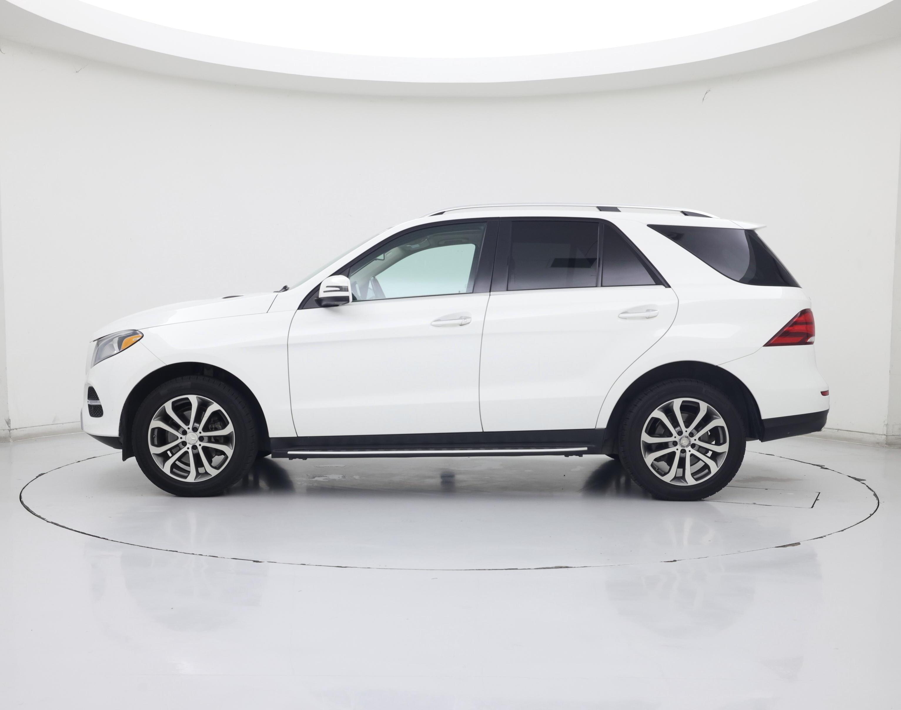 Thumbnail: 2016 Mercedes-Benz GLE - 3