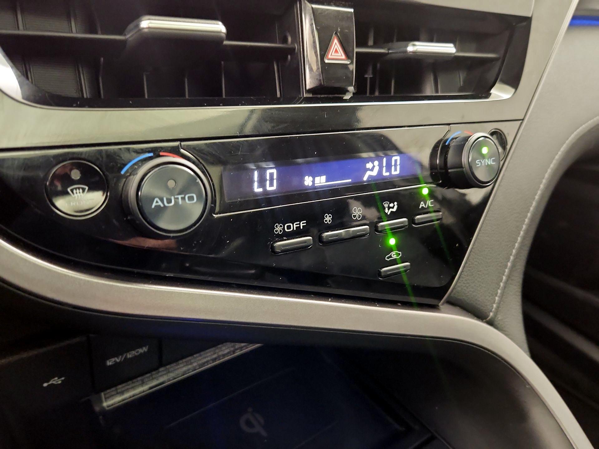 Thumbnail: 2021 Toyota Camry - 16