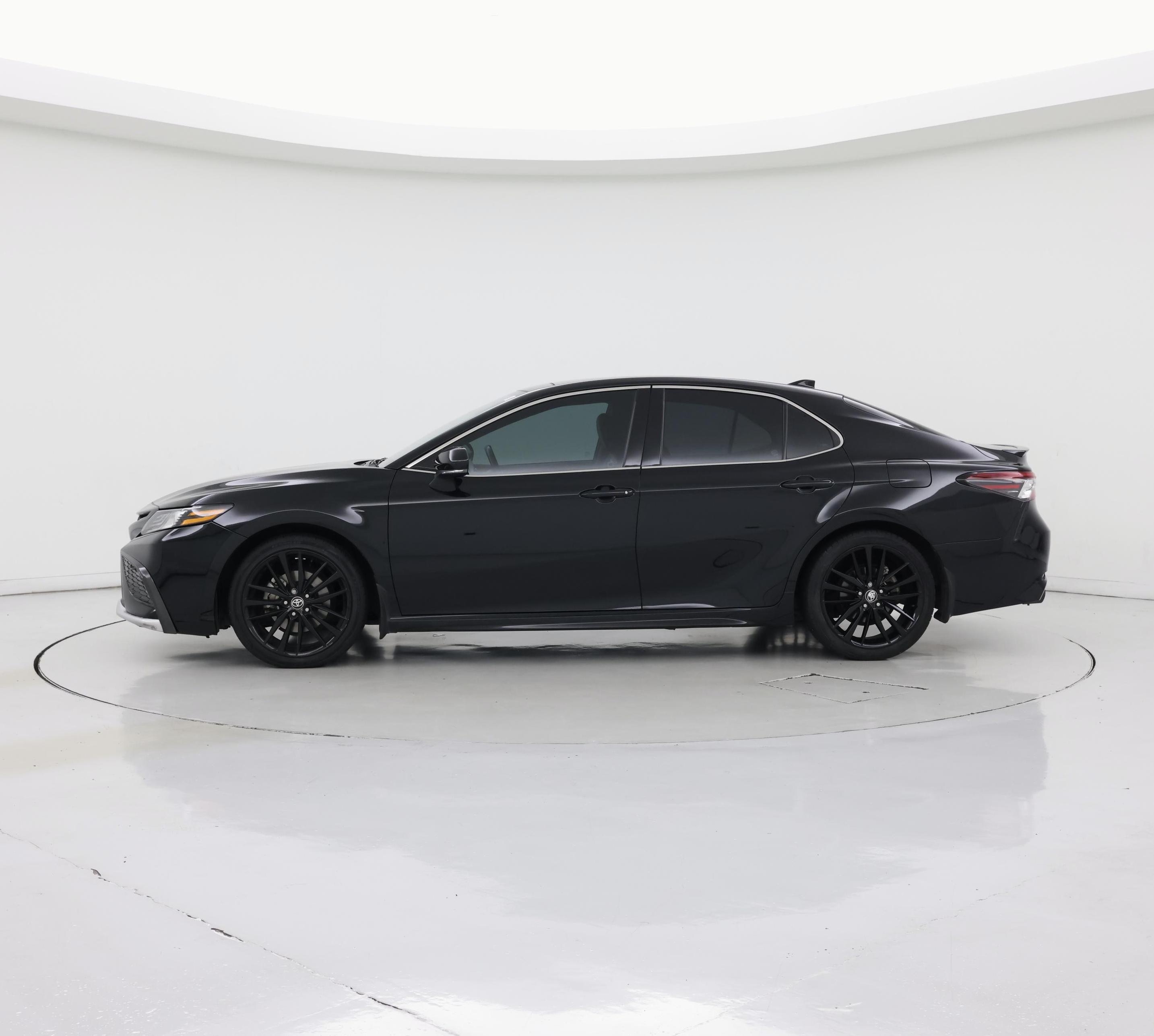 Thumbnail: 2021 Toyota Camry - 3