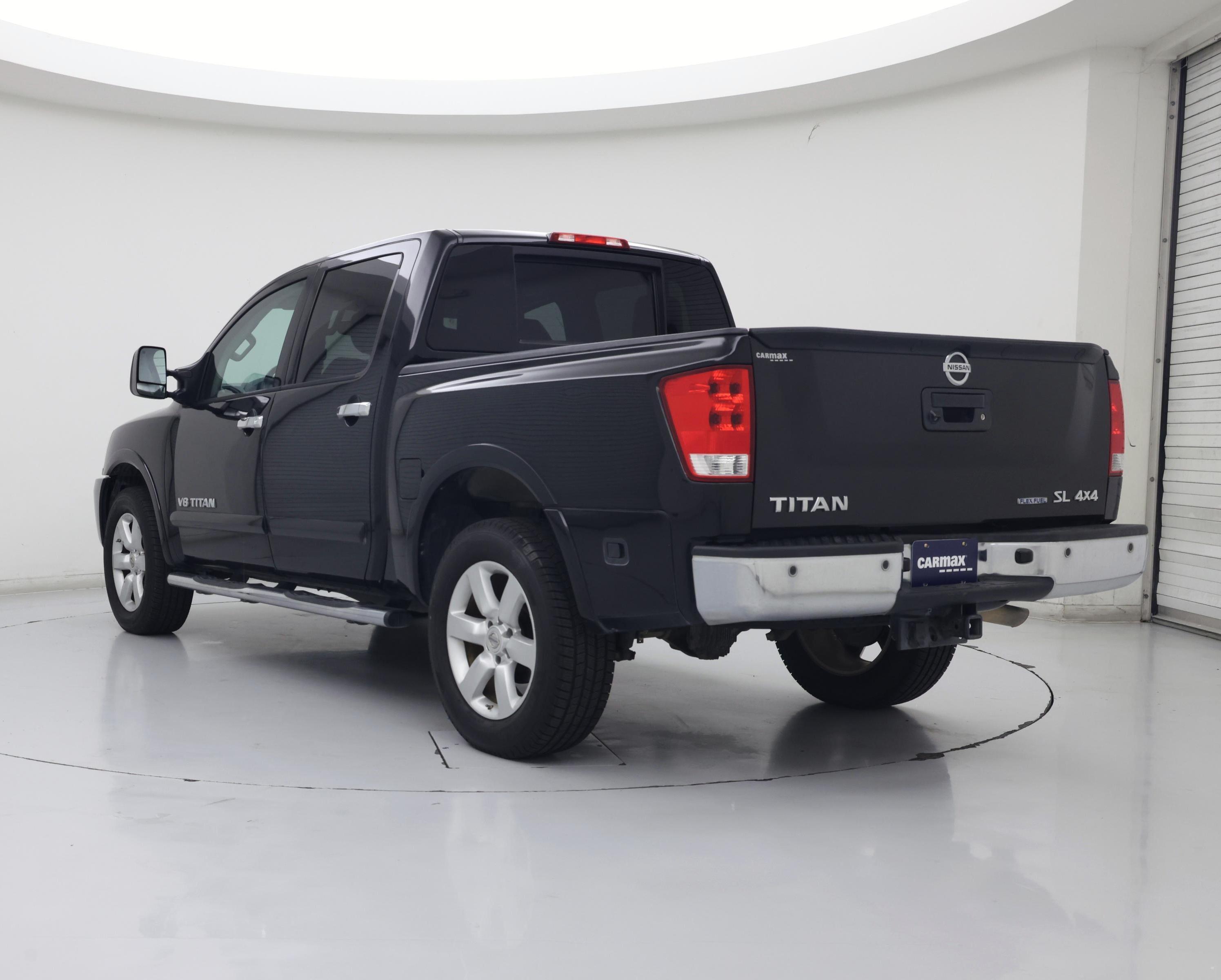 Thumbnail: 2015 Nissan Titan - 2
