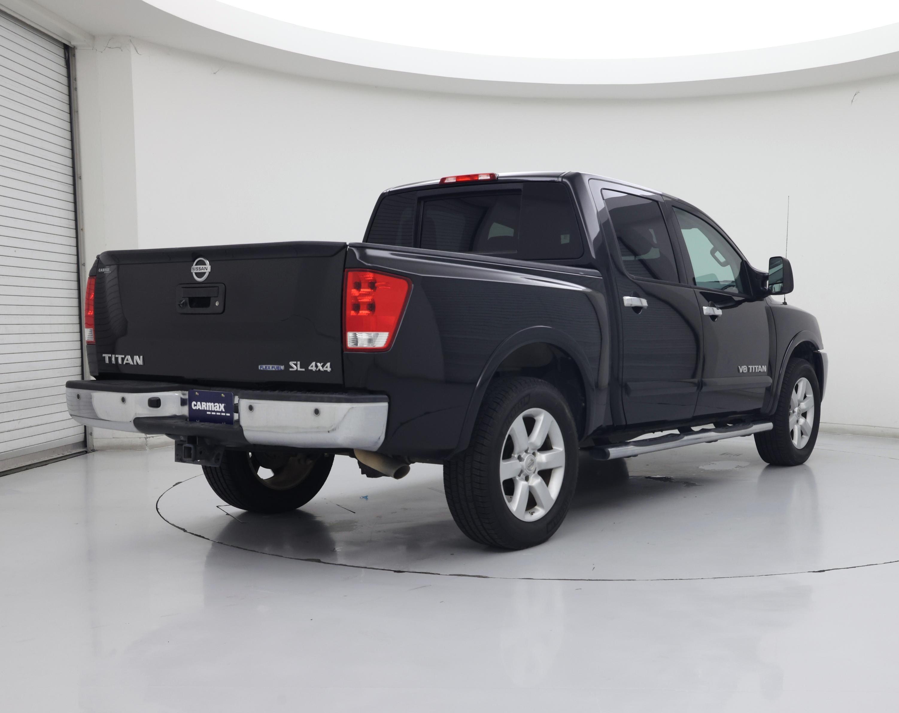 Thumbnail: 2015 Nissan Titan - 8