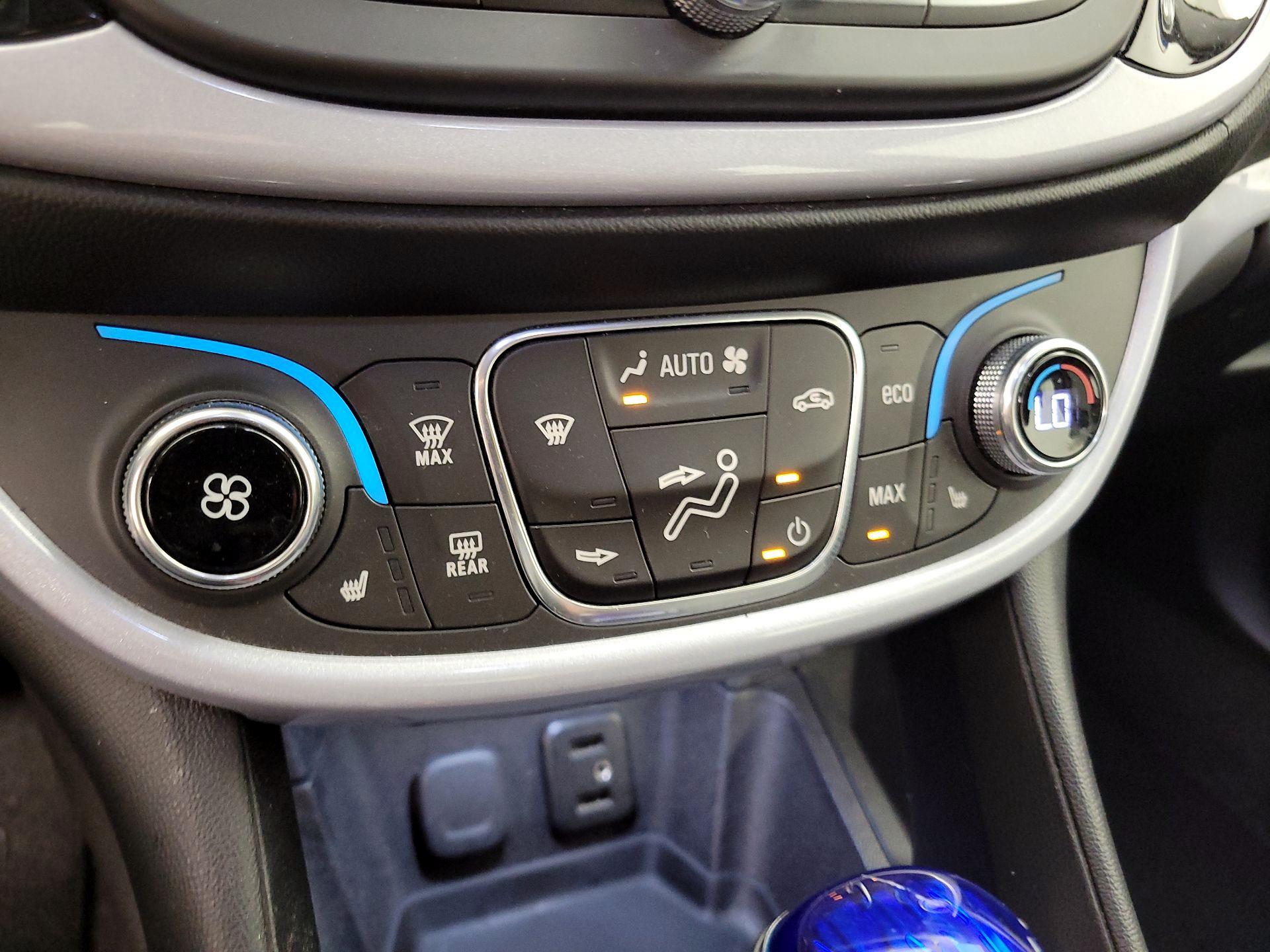 Thumbnail: 2017 Chevrolet Volt - 16