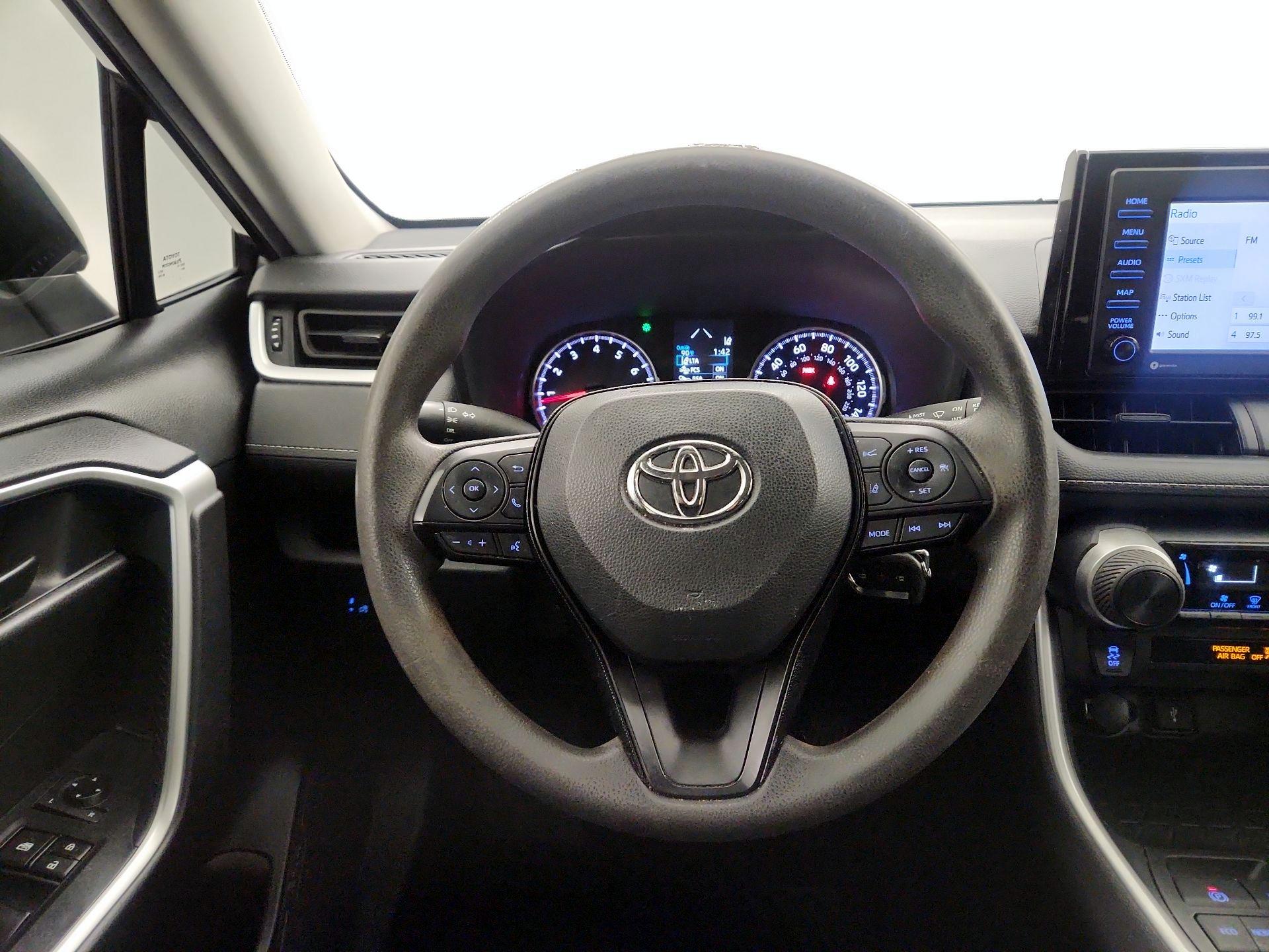 Thumbnail: 2021 Toyota RAV4 - 10