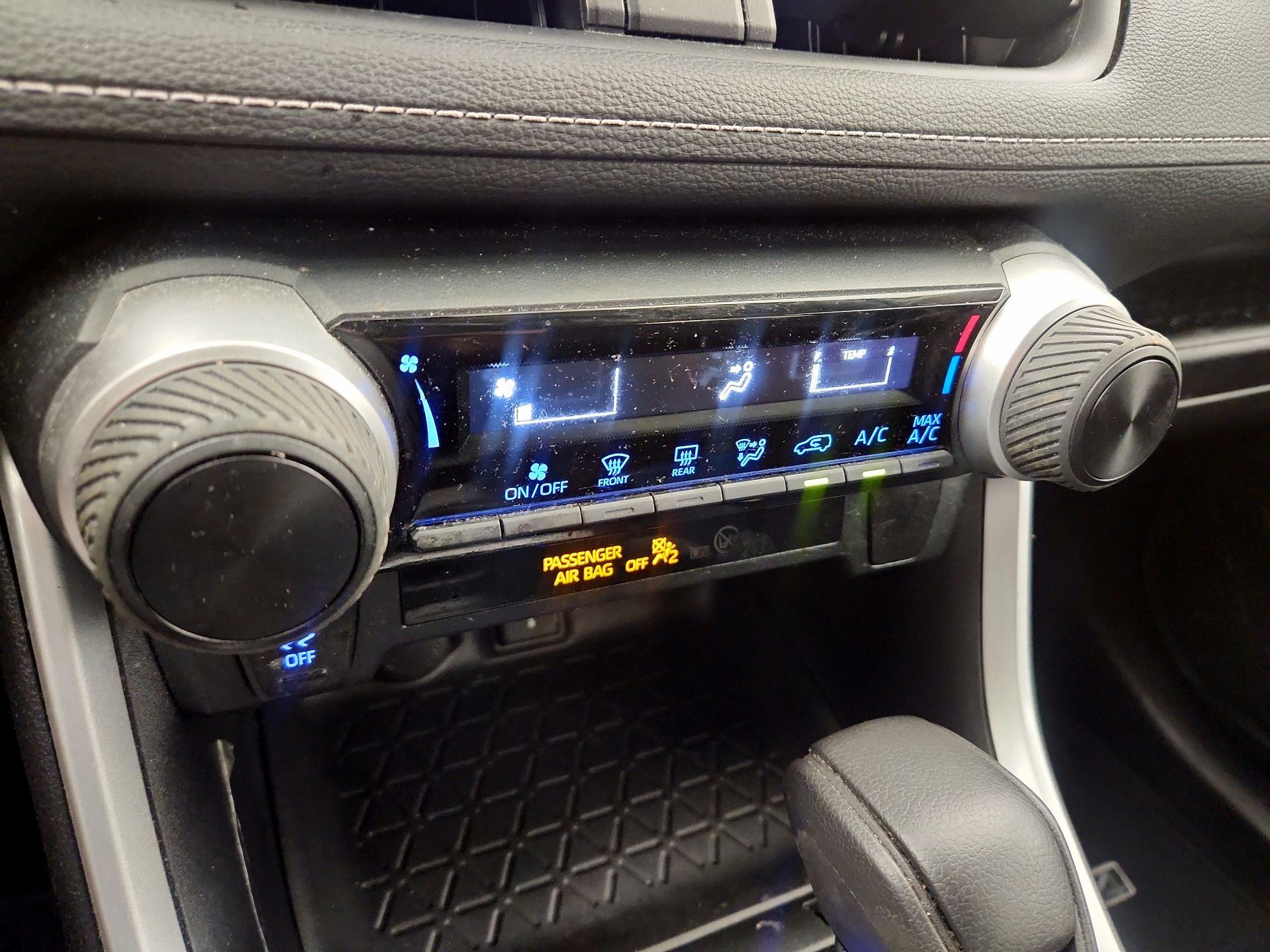 Thumbnail: 2021 Toyota RAV4 - 16