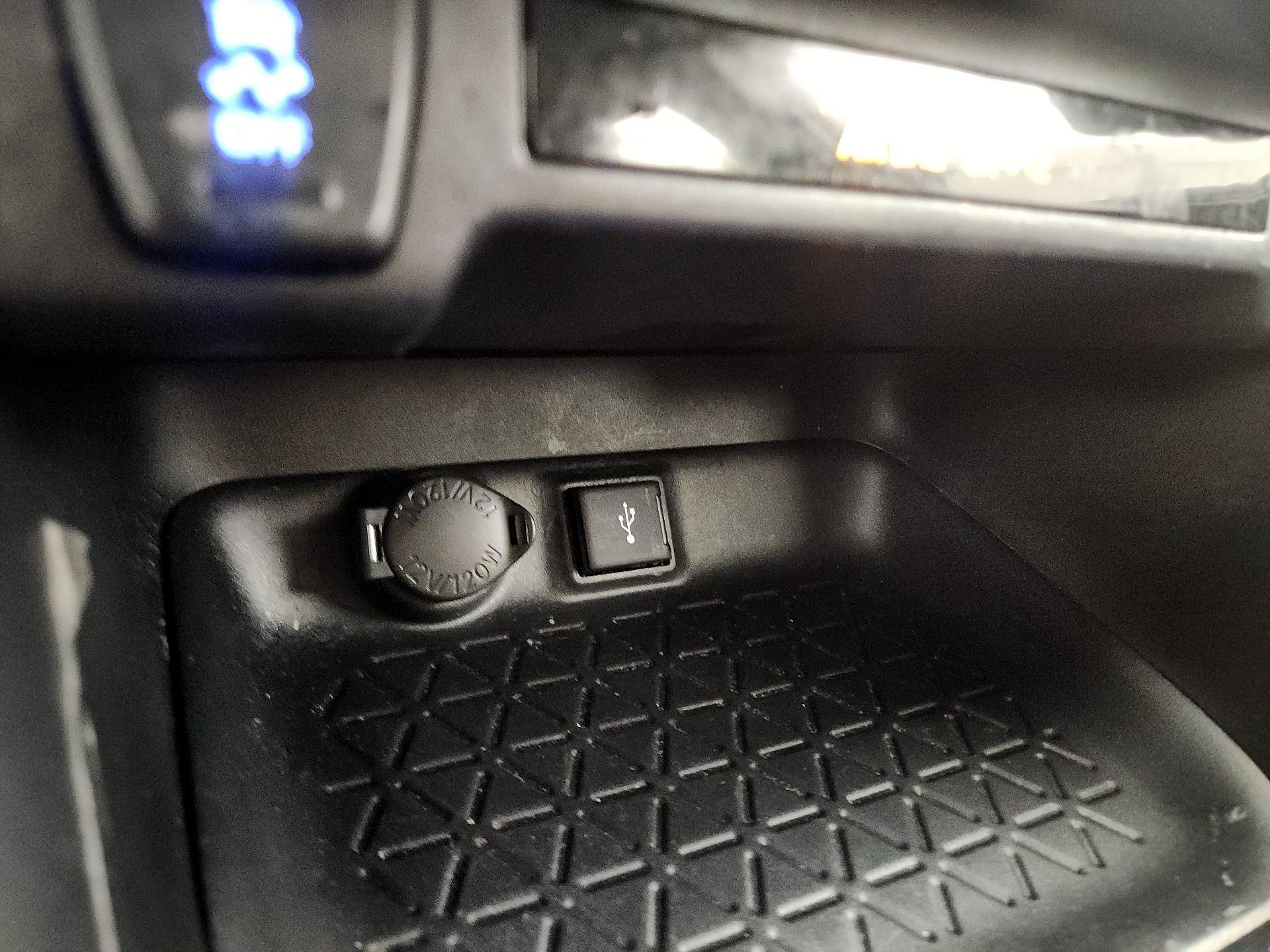 Thumbnail: 2021 Toyota RAV4 - 18