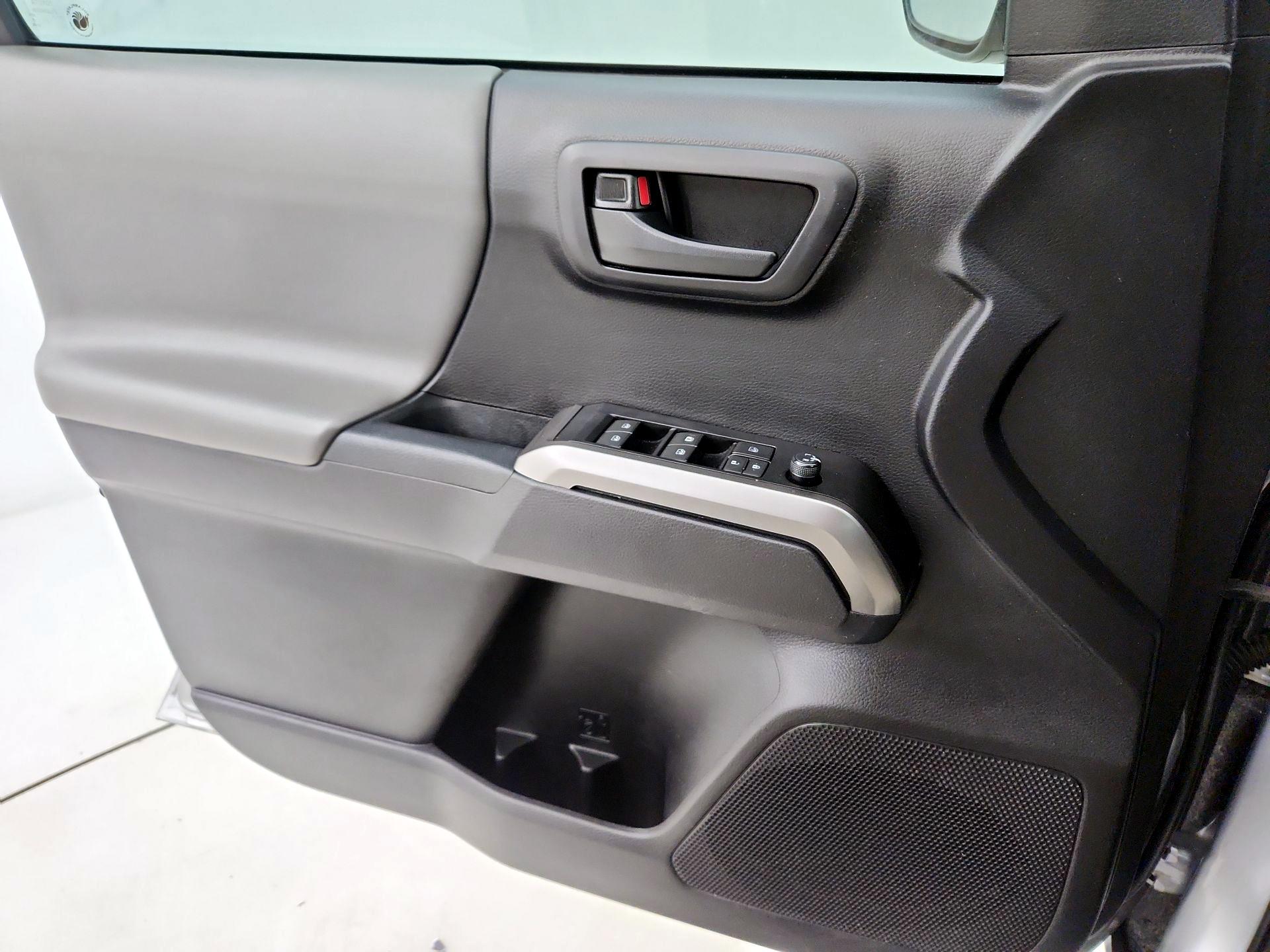 Thumbnail: 2021 Toyota Tacoma - 12