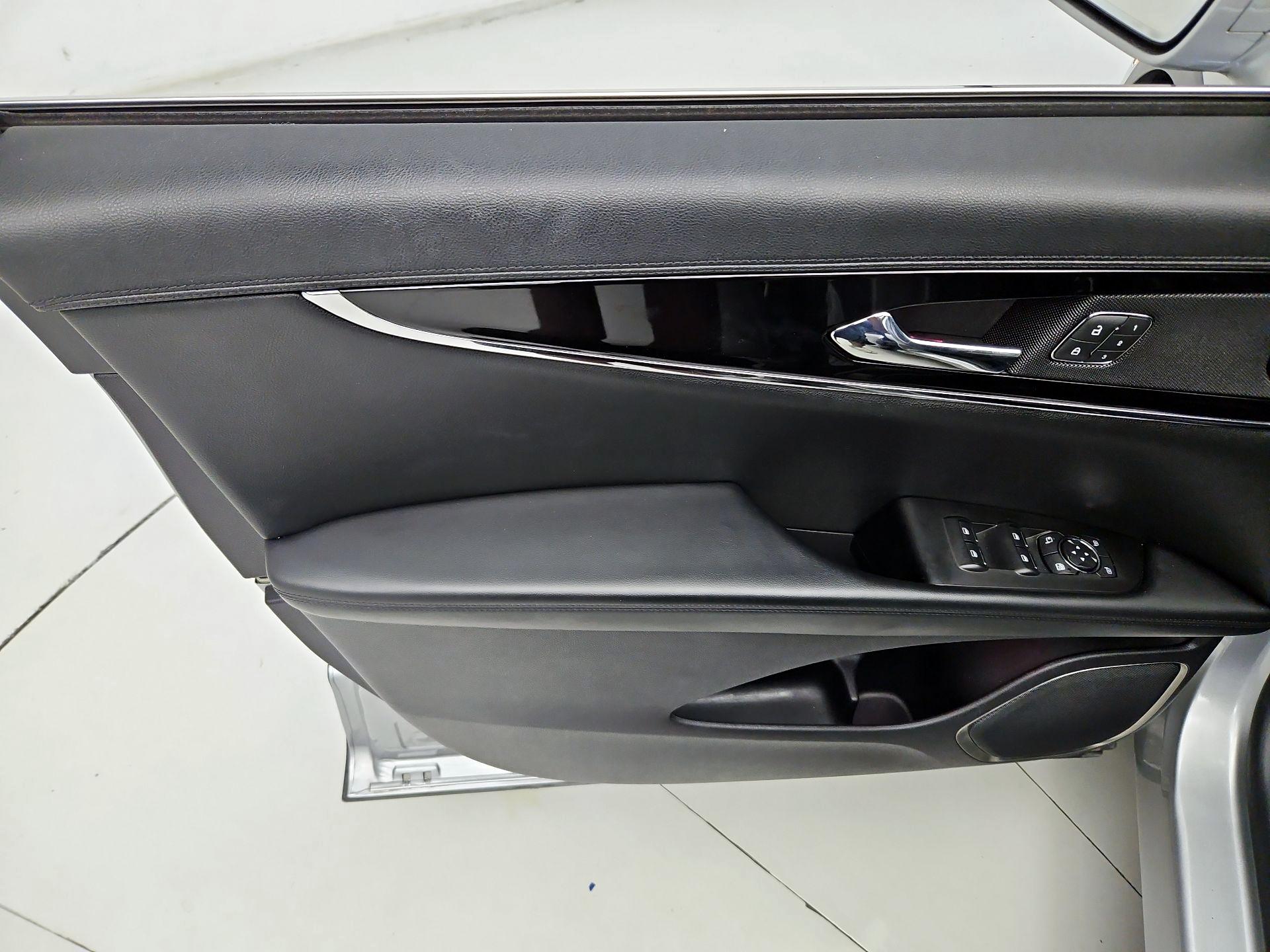 Thumbnail: 2021 Lincoln Nautilus - 12