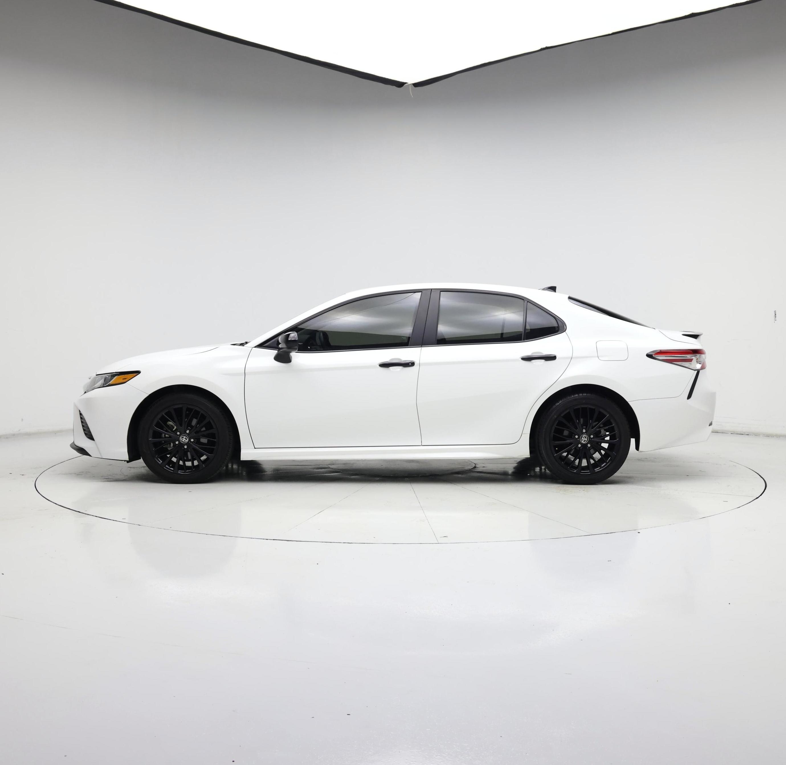 Thumbnail: 2020 Toyota Camry - 3