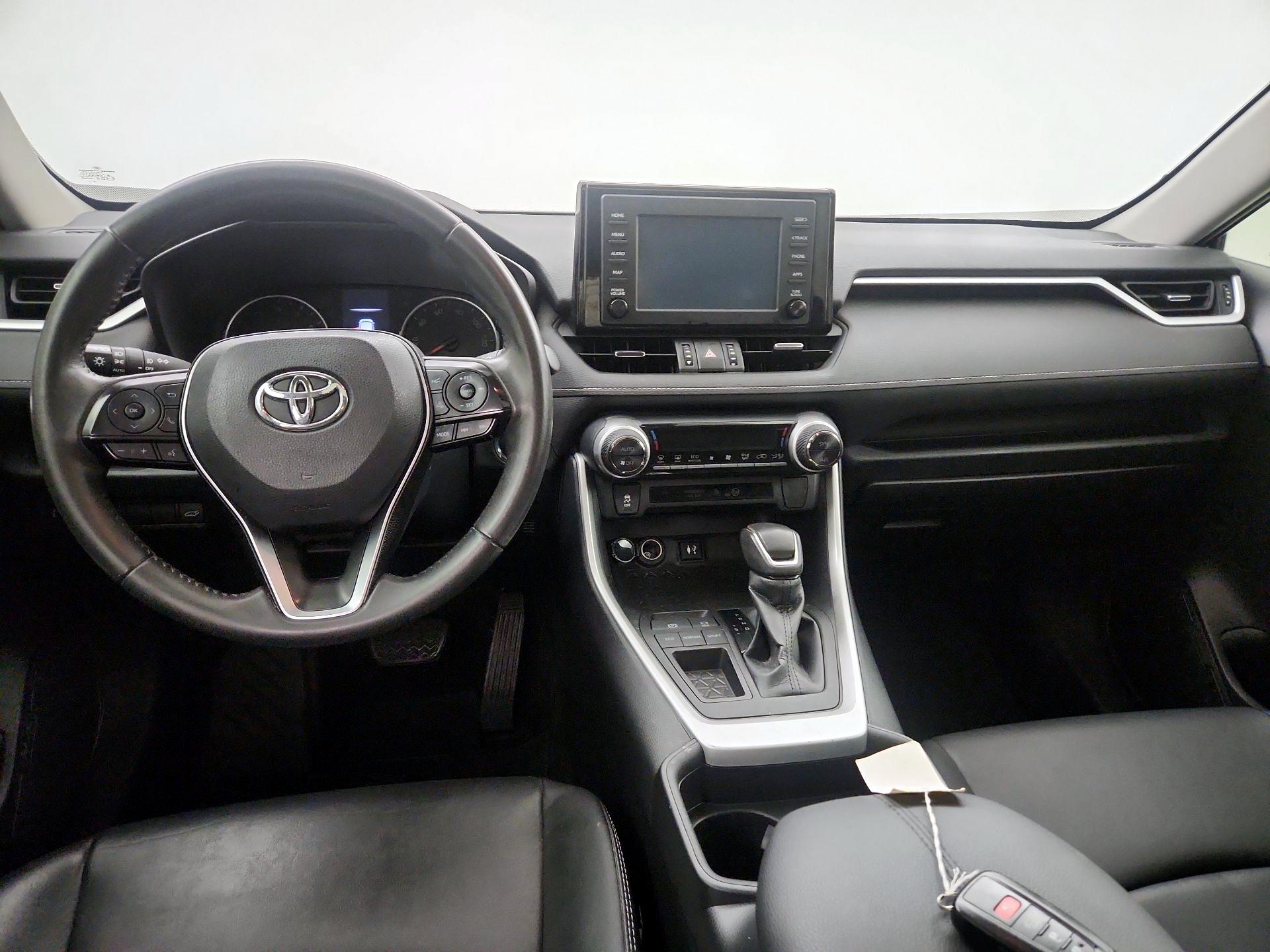 Thumbnail: 2019 Toyota RAV4 - 9