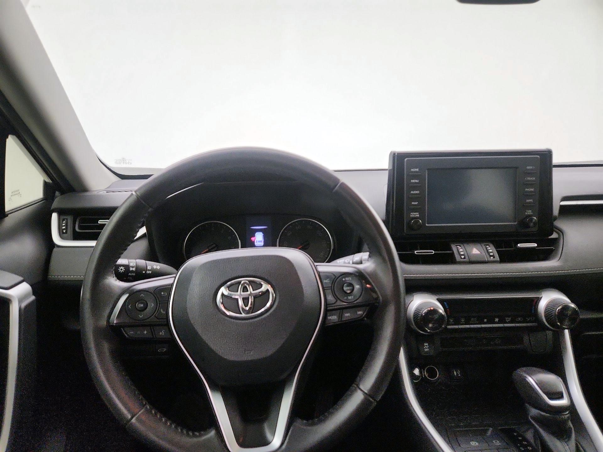 Thumbnail: 2019 Toyota RAV4 - 10